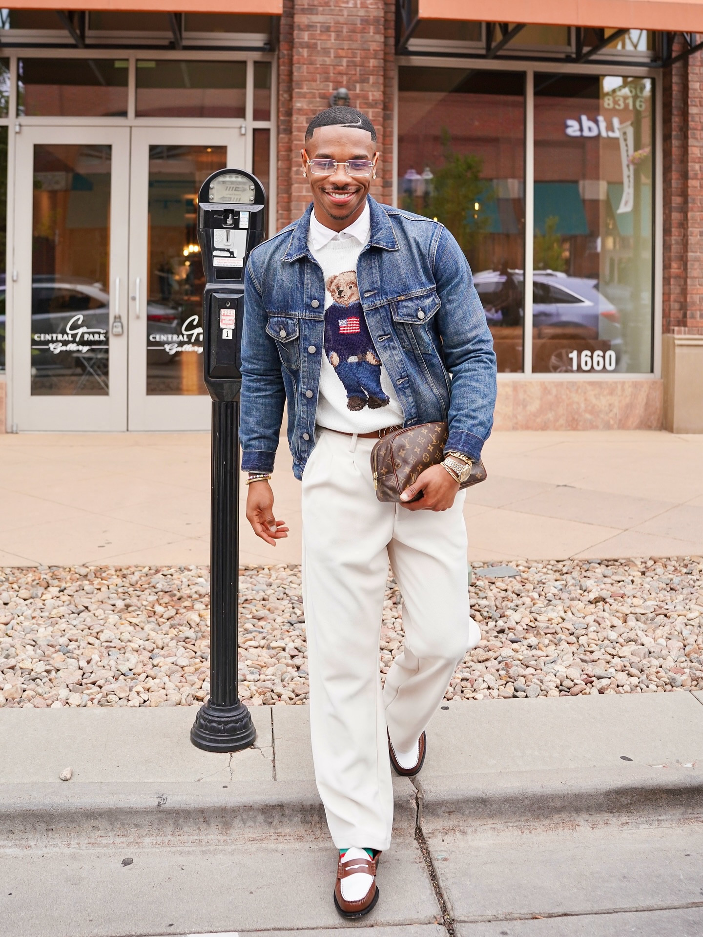 Just a kid from Hammond, Louisiana who never gave up! I’m thankful & blessed to have the opportunity to show up & speak on my journey, give advice & inspire people. I’m nothing without The Most High, thank you 🤲🏾✨ believe, put in the work & you’ll achieve. More blessings & more life, Asè ✨