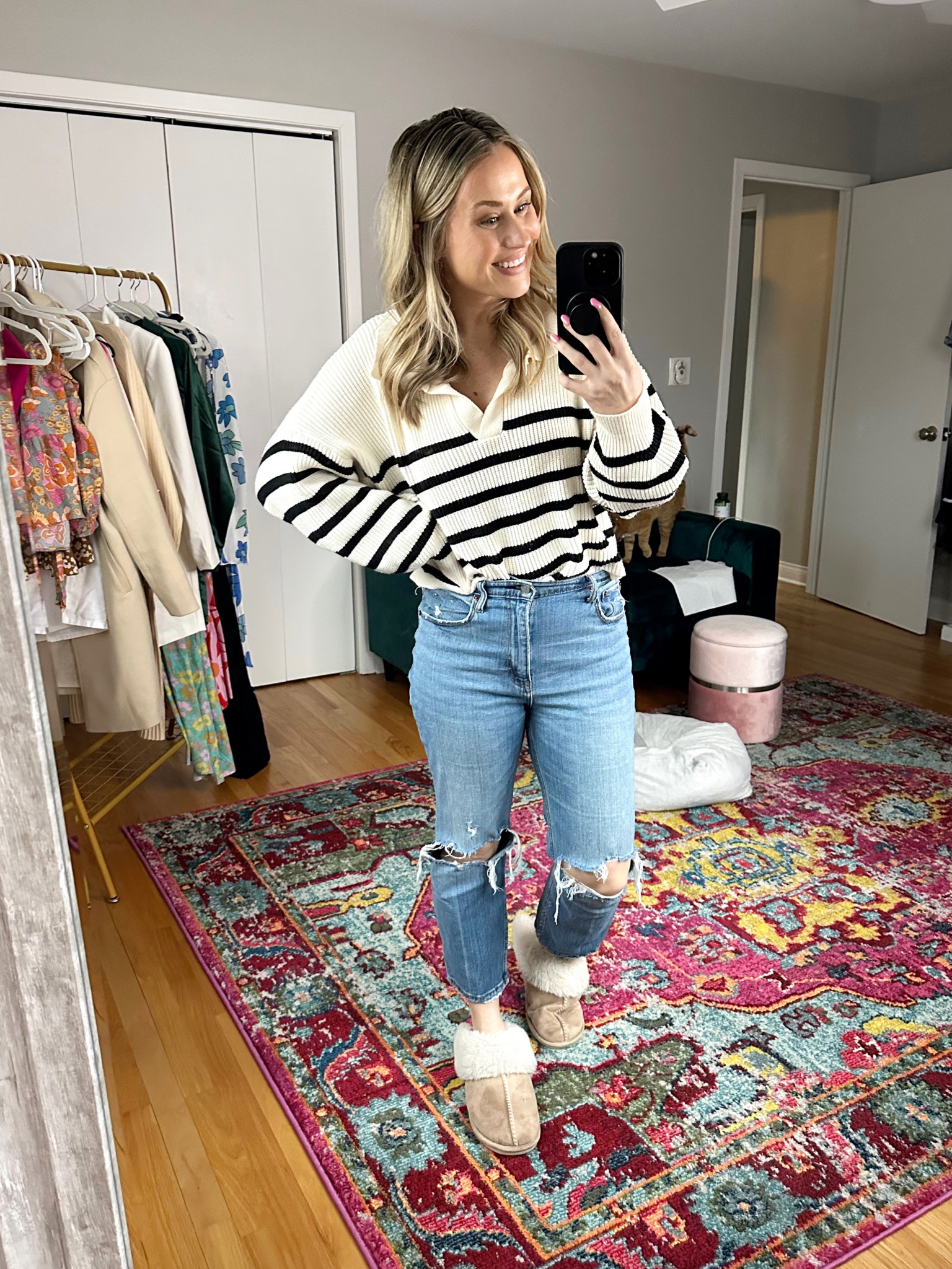 My favorite mom jeans are 20% off, this sweater and slippers are both amazon finds! 

#LTKsalealert #LTKunder50 #LTKshoecrush