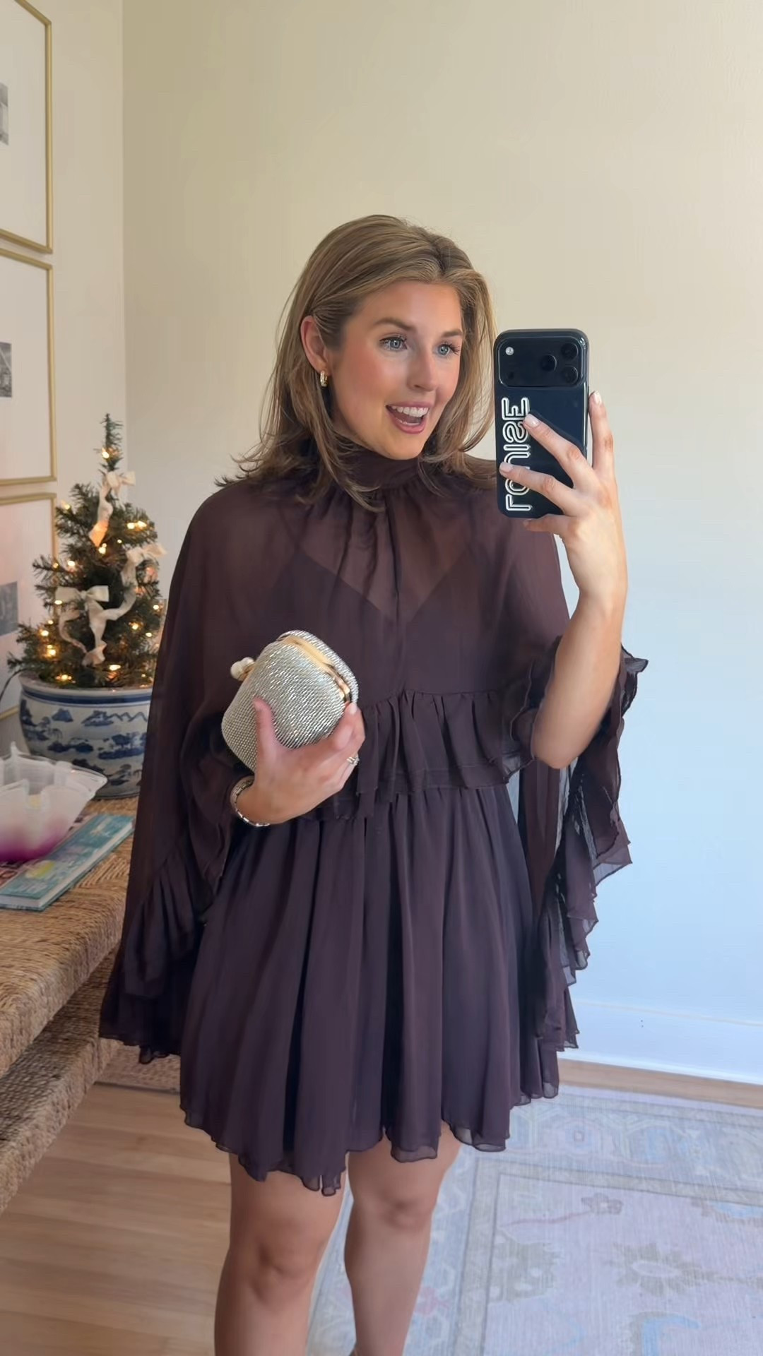 Fab little cape mini dress! Wearing a S 

Sleeves // dress with sleeves 