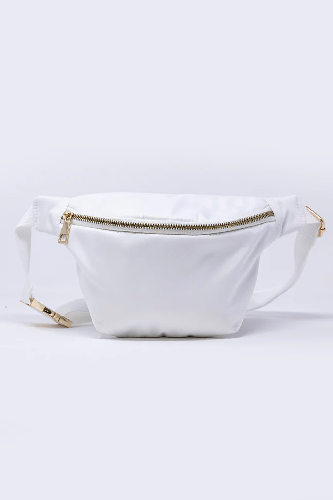 On The Go White Belt Bag FINAL SALE | Pink Lily