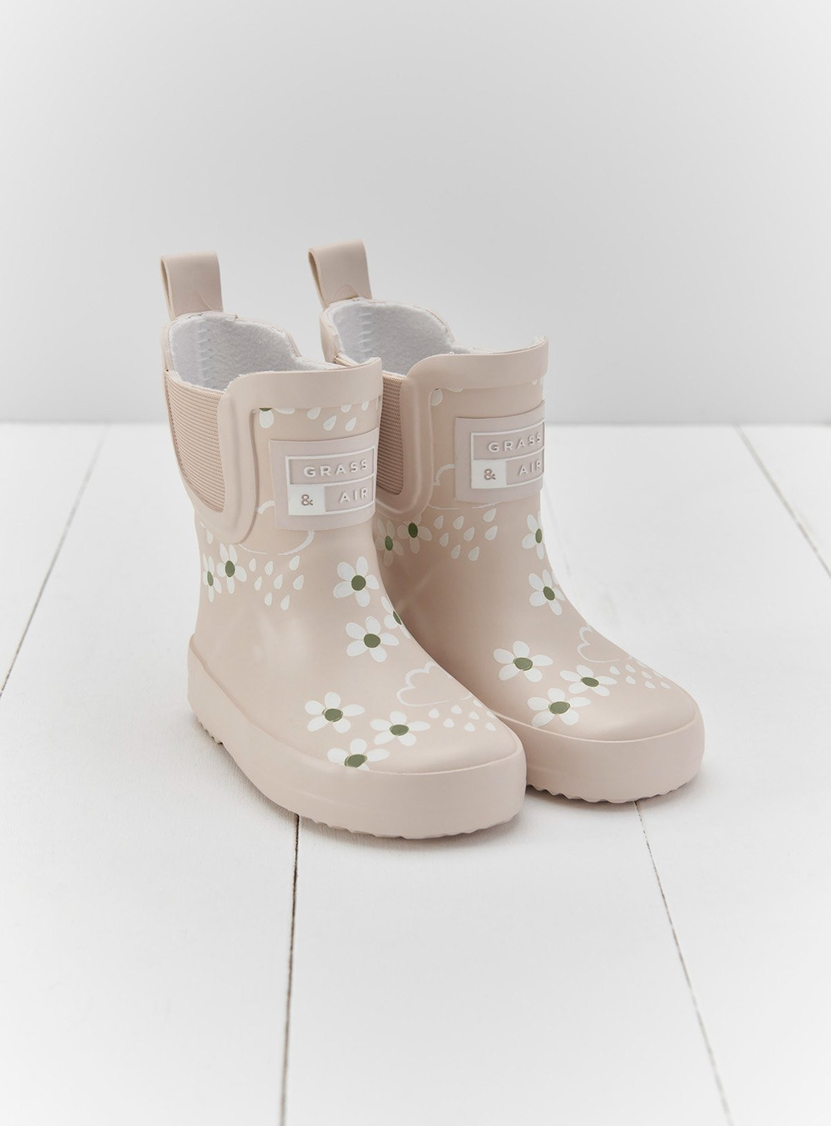 GRASS & AIR Short Flower Welly Boot Pampas Cream 12 Infant | argos.co.uk