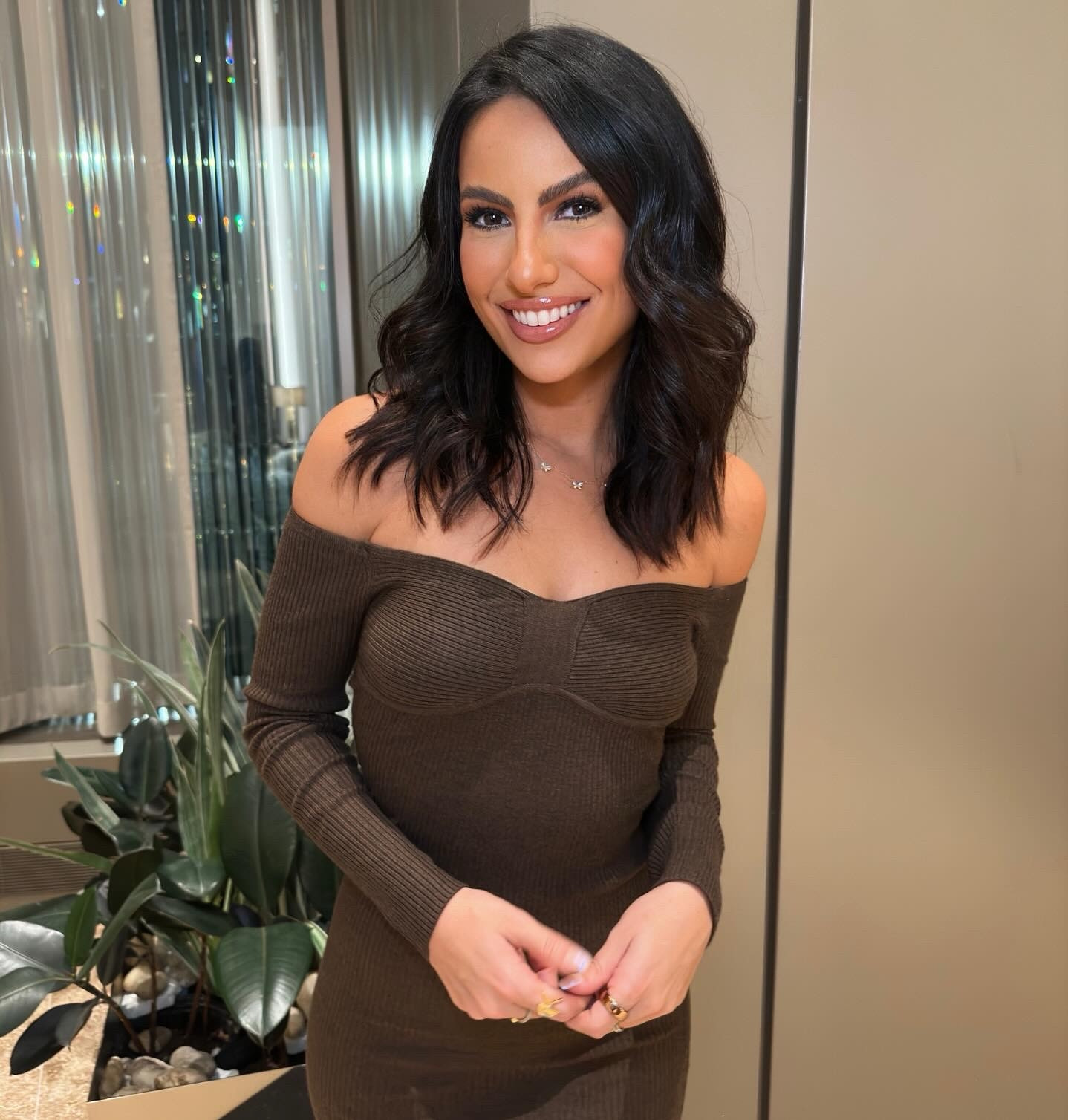 the perfect winter dress. the brown knit dress of your winter dreams, it’s comfy, it’s cozy, it’s classy, it can be dressed up or dressed down. this brown dress is the closet staple of your dreams. 



#LTKHoliday #LTKSeasonal #LTKStyleTip