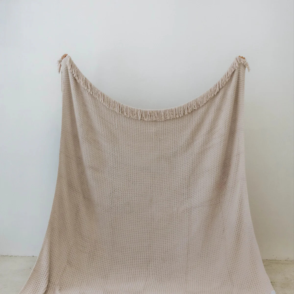 Sand Waffle Fringe Blanket (90*90) | Shop Staykation