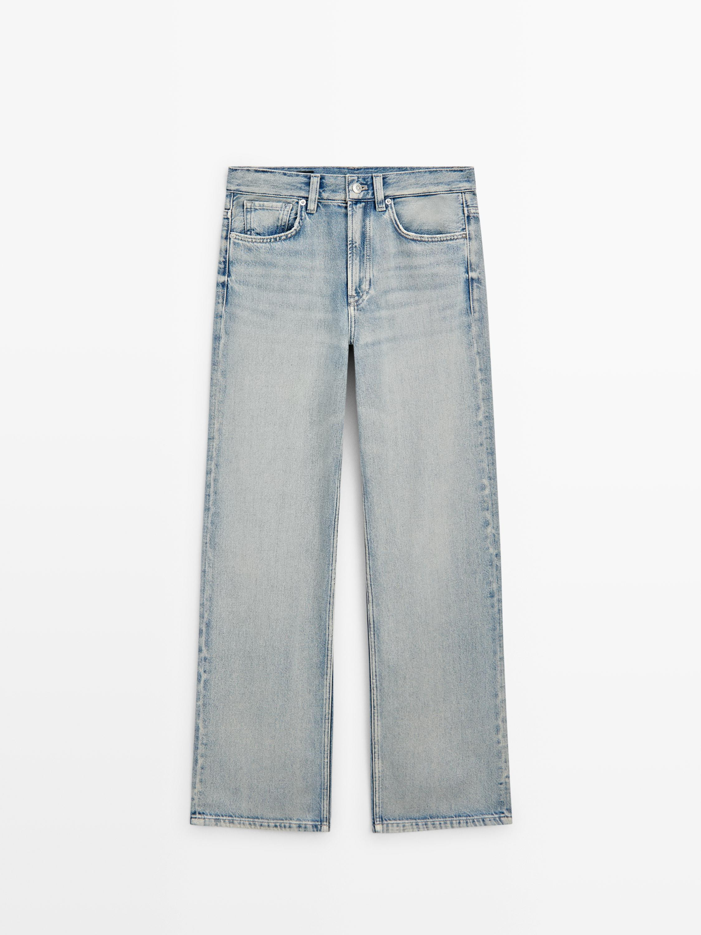 VISUALIZZA LOOK
Jeans gamba larga a vita alta

 69,95 €  Colore:  Azzurro Chiaro  +4  Aggiungi | Massimo Dutti IT