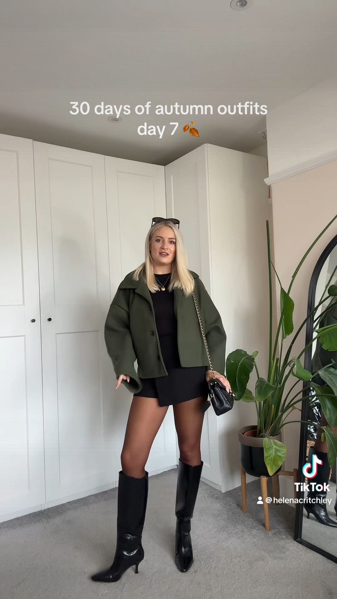 Ootd 💕 code HELENAC to save an extra 15% at boohoo!

Autumn outfit, fall fashionn