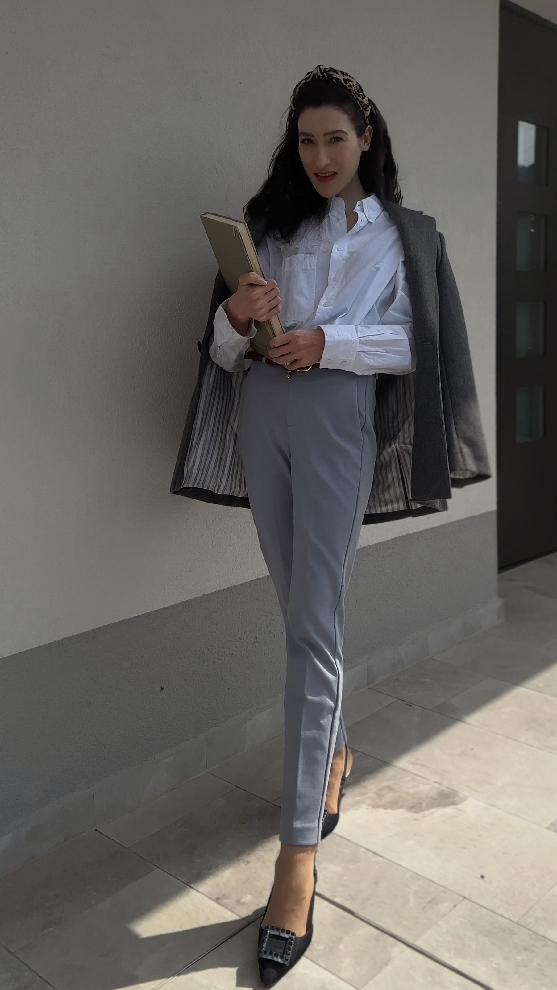 editor in chic aesthetic ⎢ spring work outfit 2026 ⎢ old money office style ⎢ grey blazer outfit ⎢ white shirt and grey trousers ⎢ quiet luxury workwear ⎢ fashion editor outfit ⎢ smart casual spring look ⎢ leopard headband outfit ⎢kitten heel pumps ⎢ minimalist spring style 

 #LTKootd #LTKmorningroutine #LTKWorkwear