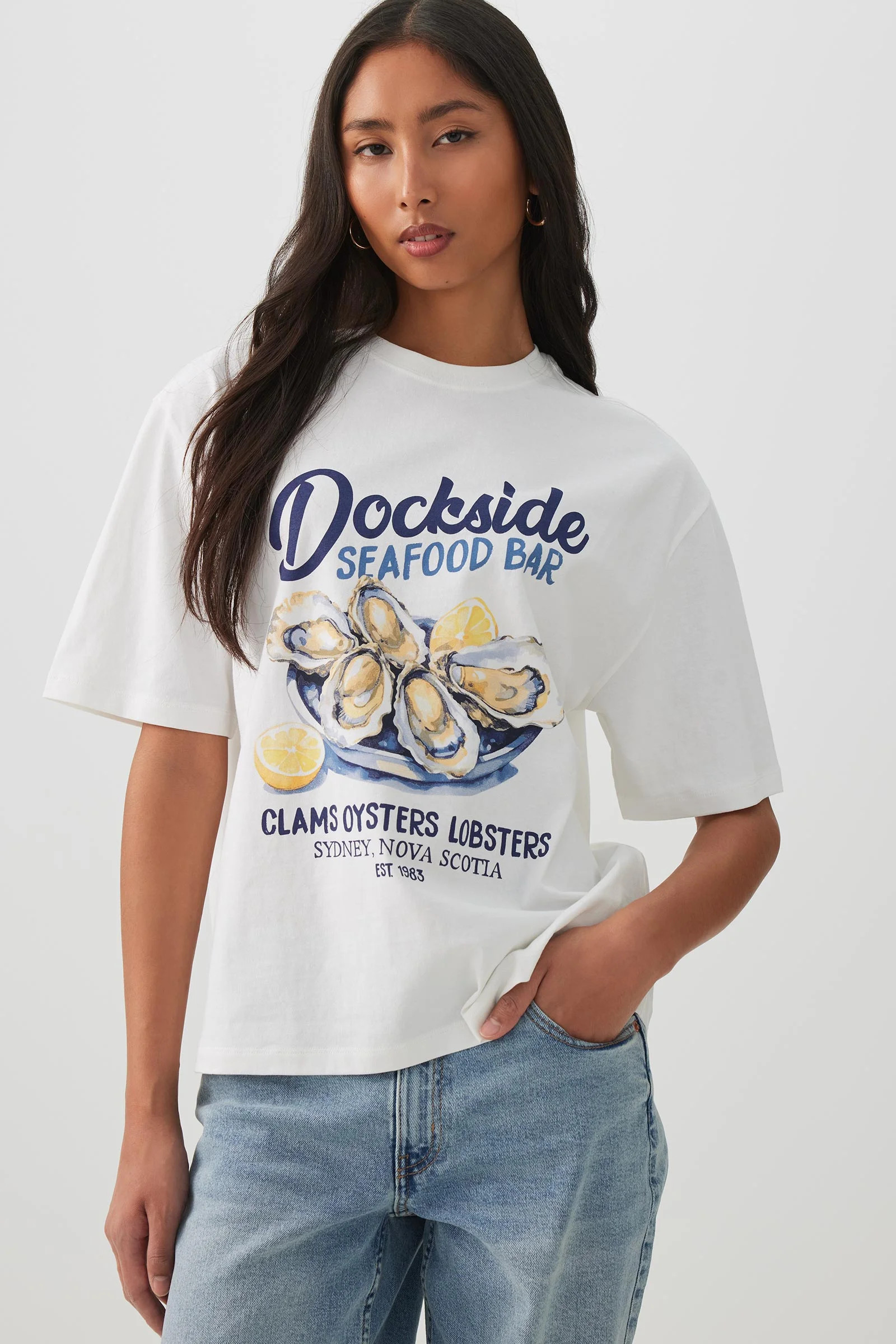 Oversized Graphic T-Shirt | Ardene