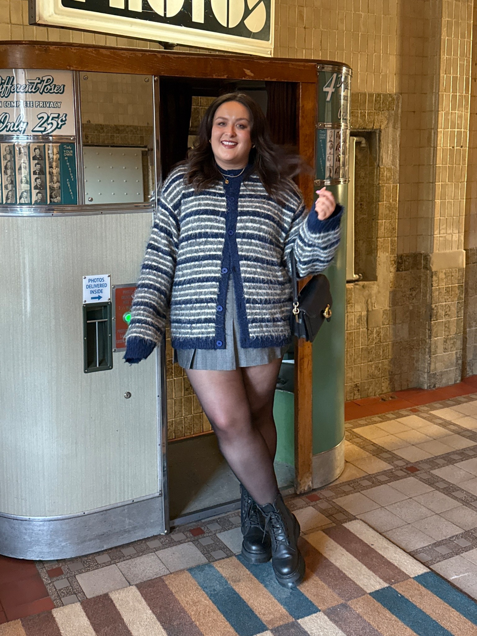 The skirt is out of stock so I found a similar one but everything else is exact 🩶 

#LTKplussize #LTKuk #LTKstyletip