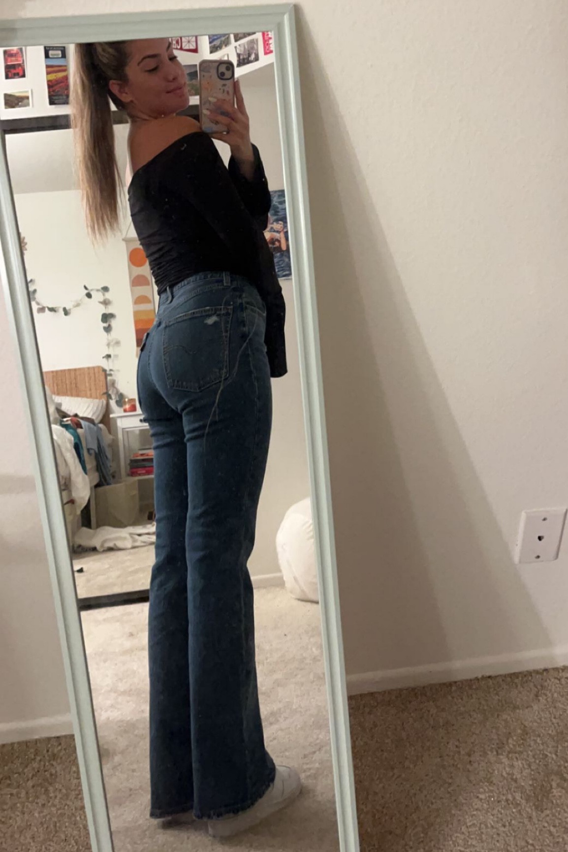 the most perfect flare jeans ever 😫😭🤤 especially bc they come in PETITE 😍😍 (& shirt is from edikted!)

#LTKU