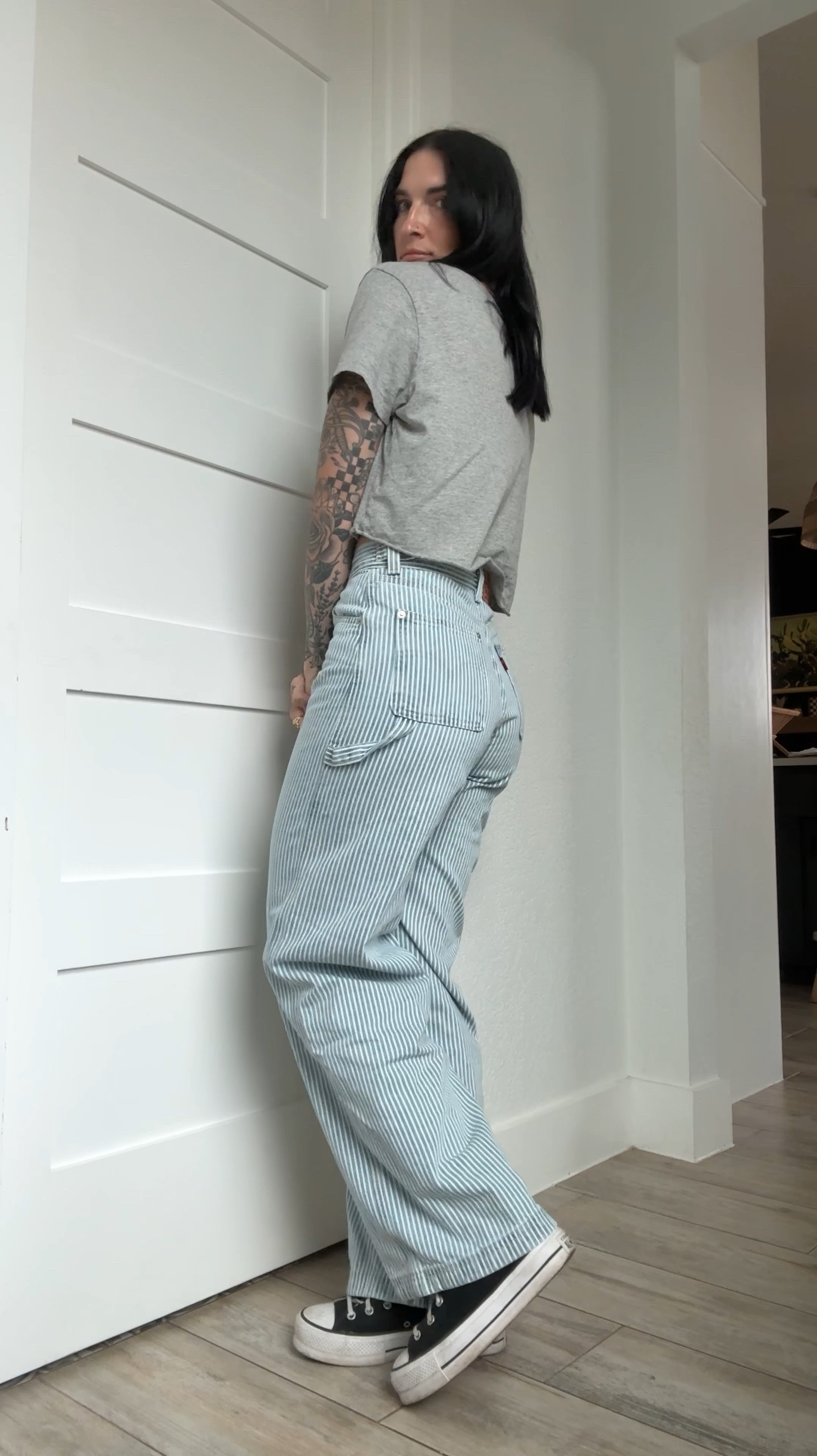 these levi’s fit like a glove— ugh they are so cute 

#LTKFindsUnder100 #LTKWorkwear #LTKSeasonal