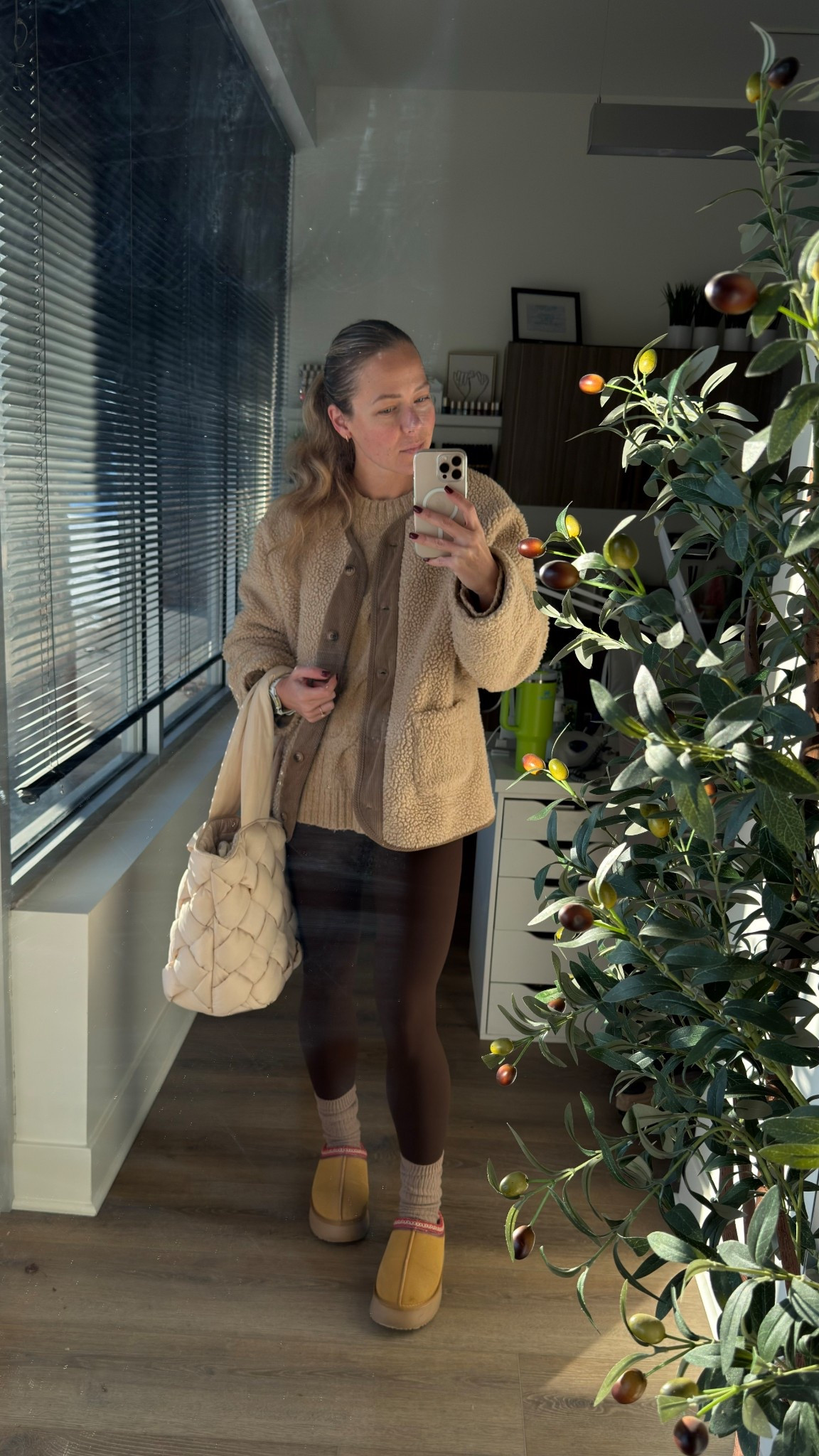 Cozy winter layers today.
Cable knit, warm leggings, sherpa jacket and my everyday tote.
Linked everything I’m wearing plus similar pieces that are all perfect for cold mornings.
Easy neutrals I reach for every day.

#LTKsale #winteroutfit #cozylayers #neutralstyle #coldweatheroutfit #everydaystyle #LTKwinter


#LTKootd #LTKdayinmylife #LTKSeasonal