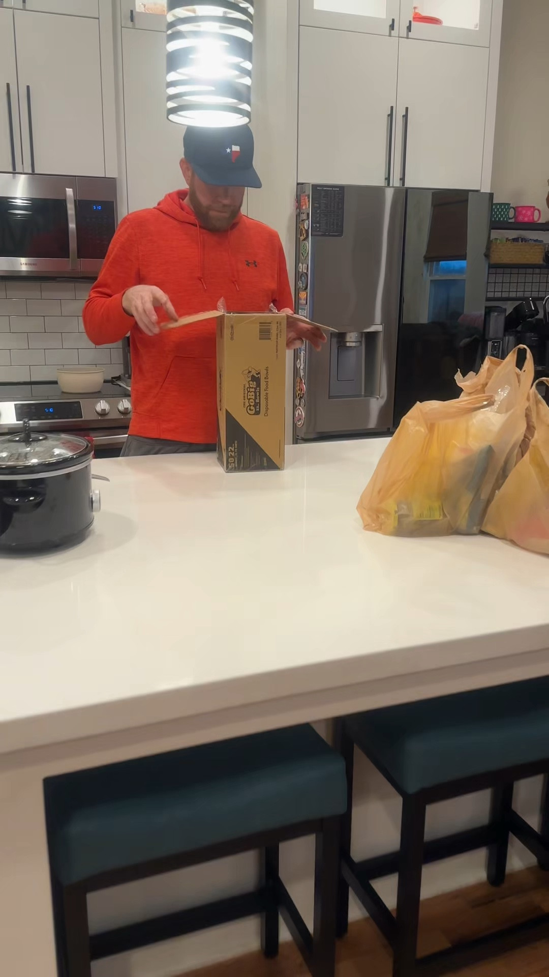 Red bowls ☺️ found these on Amazon! Would be great for a party or get together 

#LTKParties #LTKHome