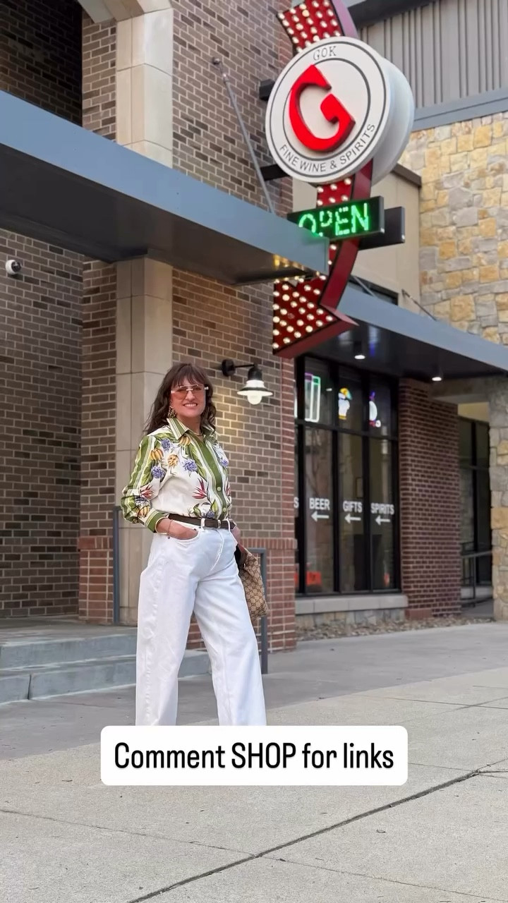 I love this top with white jeans! Comment SHOP for links! @mytheresa.com @netaporter @agolde #over50style #whatiwore #ss2026 #over40fashion #mytheresa