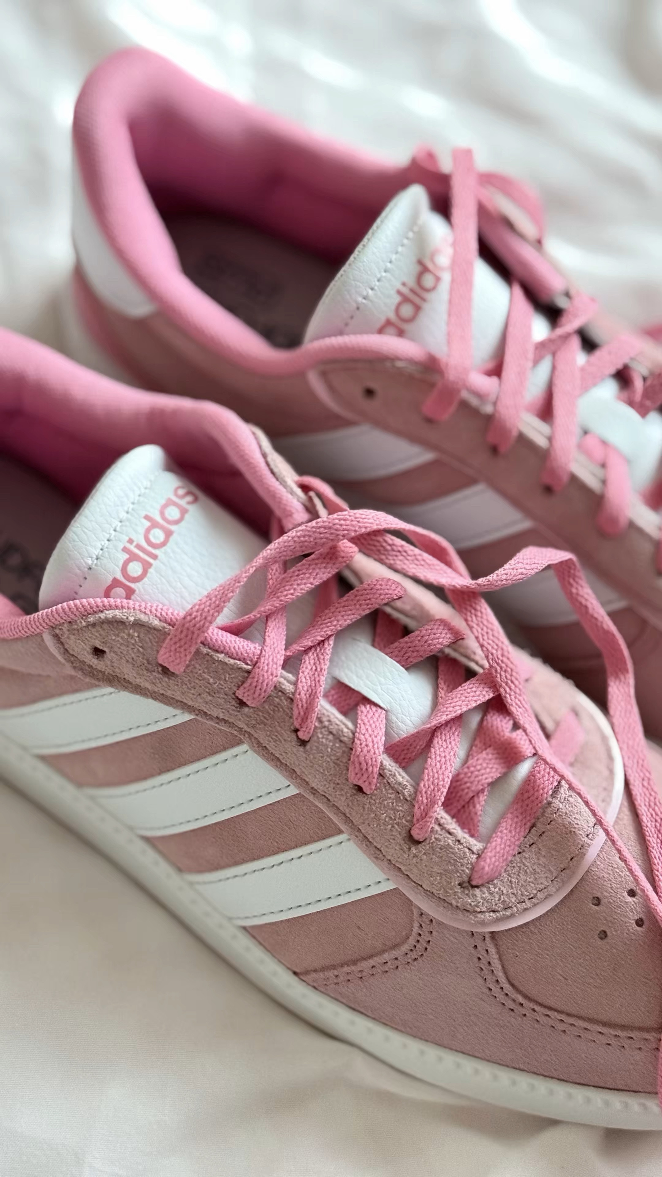 pov: you’re in your pink girl era 
🩷🎀✨🩰🧸



#LTKActive #LTKShoeCrush #LTKStyleTip