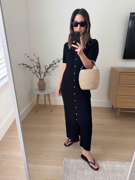 This ribbed dress is so cute and comfy! Petite-friendly. Buttons are functional. 

Alex Mill dress xs
Beek sandals 35
Clare V bag
YSL sunglasses  

Dress, spring dress, petite style, sandals, 

#LTKSeasonal #LTKItBag #LTKShoeCrush