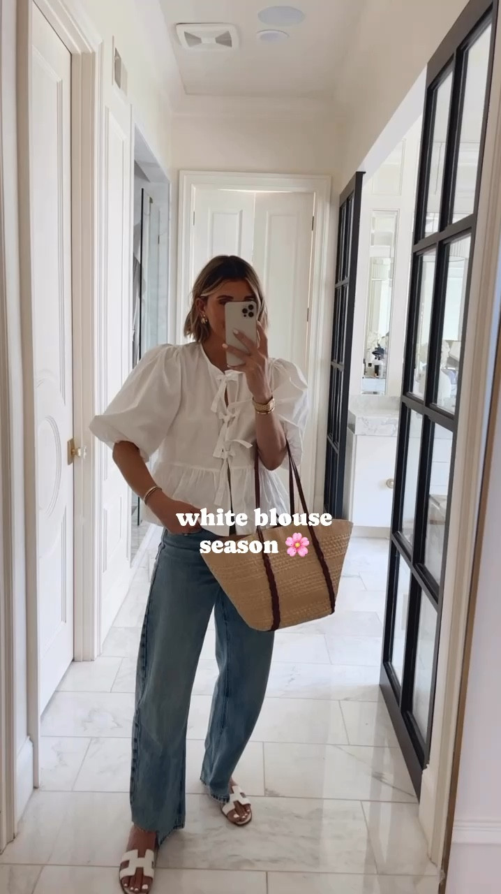 Spring summer outfit idea wearing size small in my top and jeans fit tts 