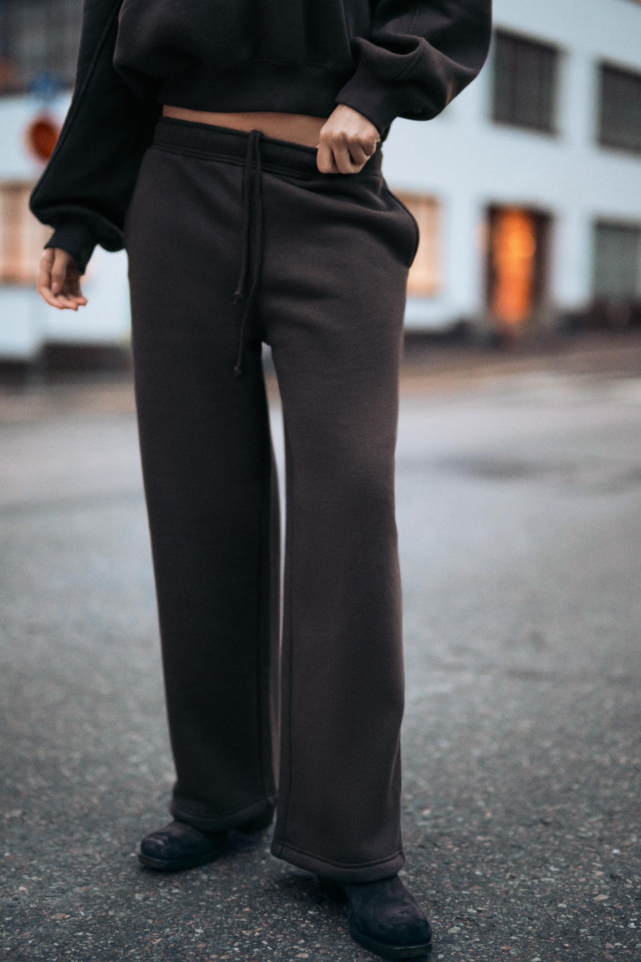 BASIC STRAIGHT-LEG PLUSH PANTS WITH ADJUSTABLE CUFFS | Zara US