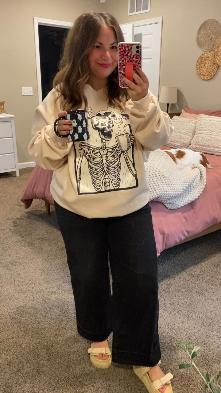 Spooky caffeinated crew! Head to toe Amazon fit.

sandals: fit a tad oversized // wearing a 5
jeans: fit true to size // wearing a 14
crew: fits true to size // wearing an XL

#LTKFindsUnder50 #LTKStyleTip #LTKFindsUnder100
