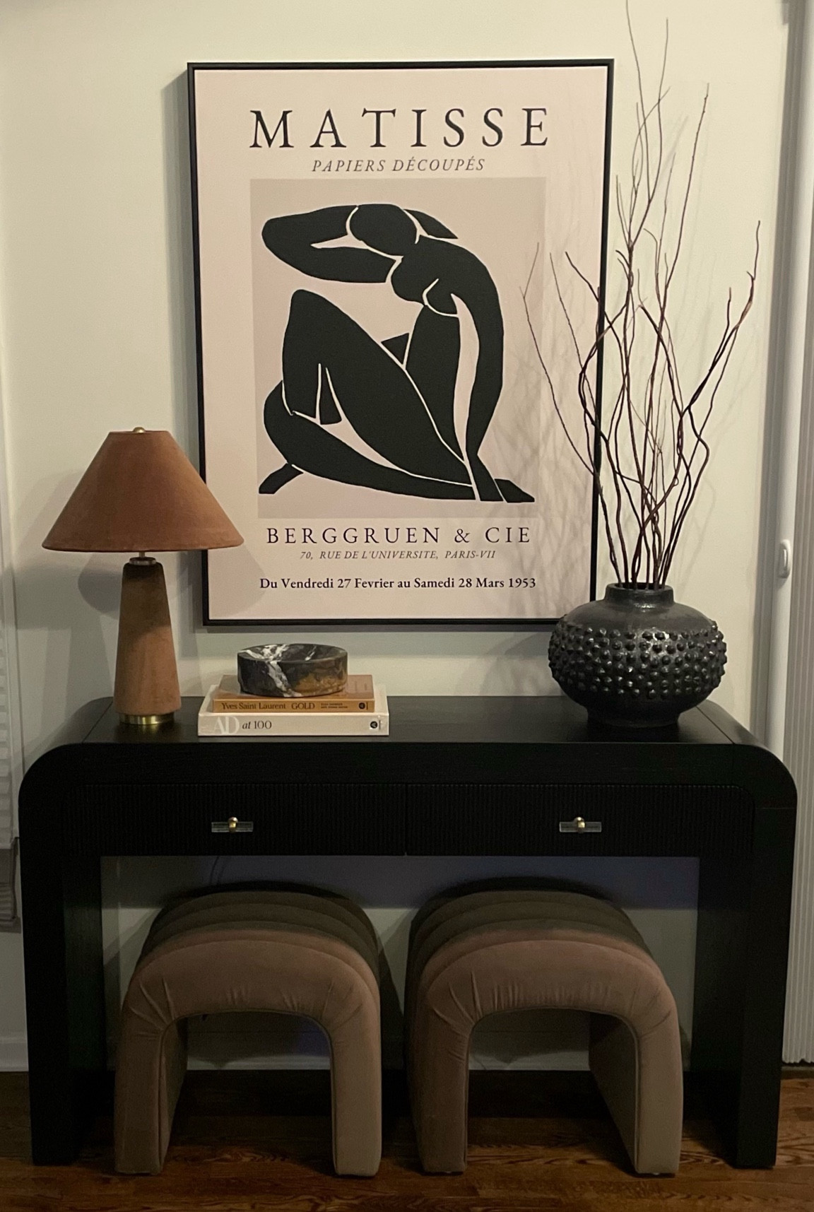 Console table decor

#decor #home #homedecor #lamp #art #wallart #vase #books #coffeetablebook #homestyle #ottoman #footstool #anthropologie #wayfair #amazon #amazonfinds #amazonhome

#LTKhome