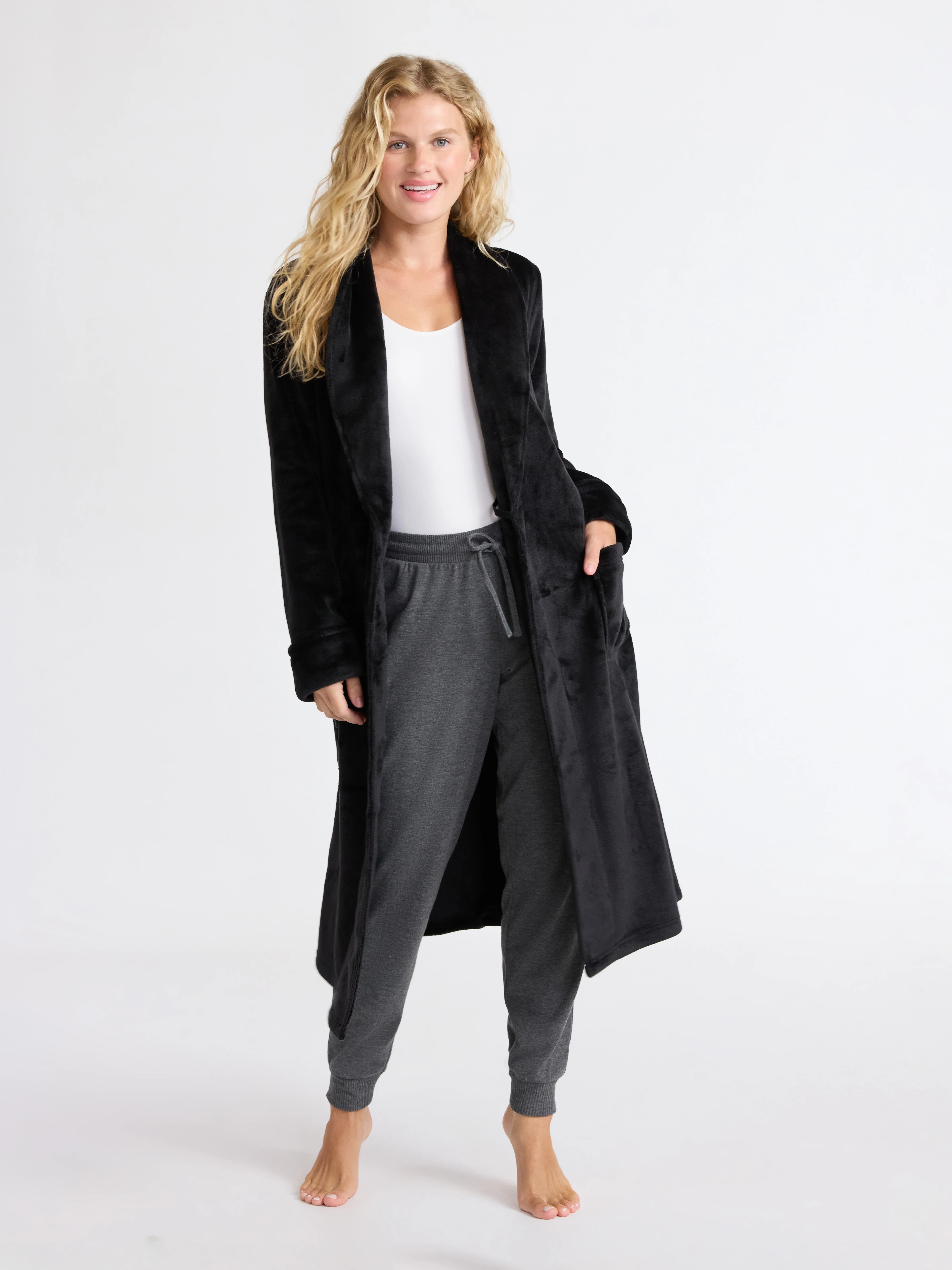 Joyspun Women's Plush Robe, Sizes S-3X - Walmart.com | Walmart (US)