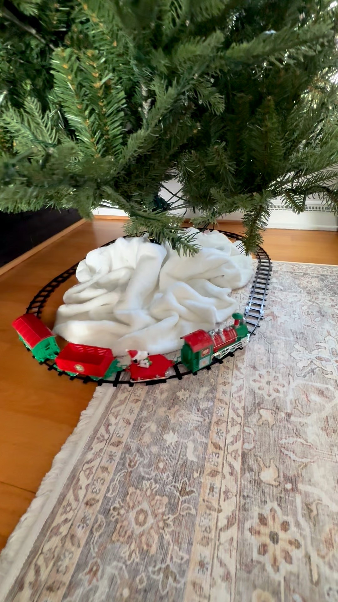 If you’re a Snoopy lover, you need this cute little $20 train from Walmart!

#LTKHoliday #LTKHome #LTKSeasonal