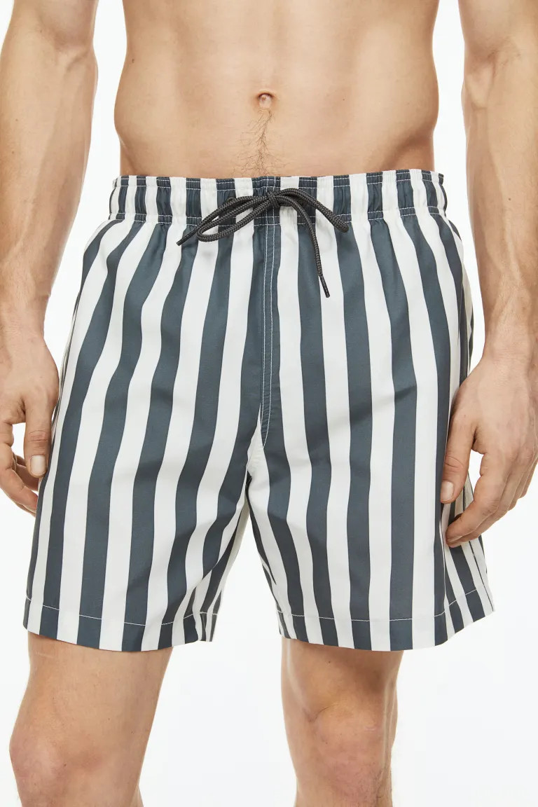 Gemusterte Badeshorts | H&M (DE, AT, CH, NL, FI)
