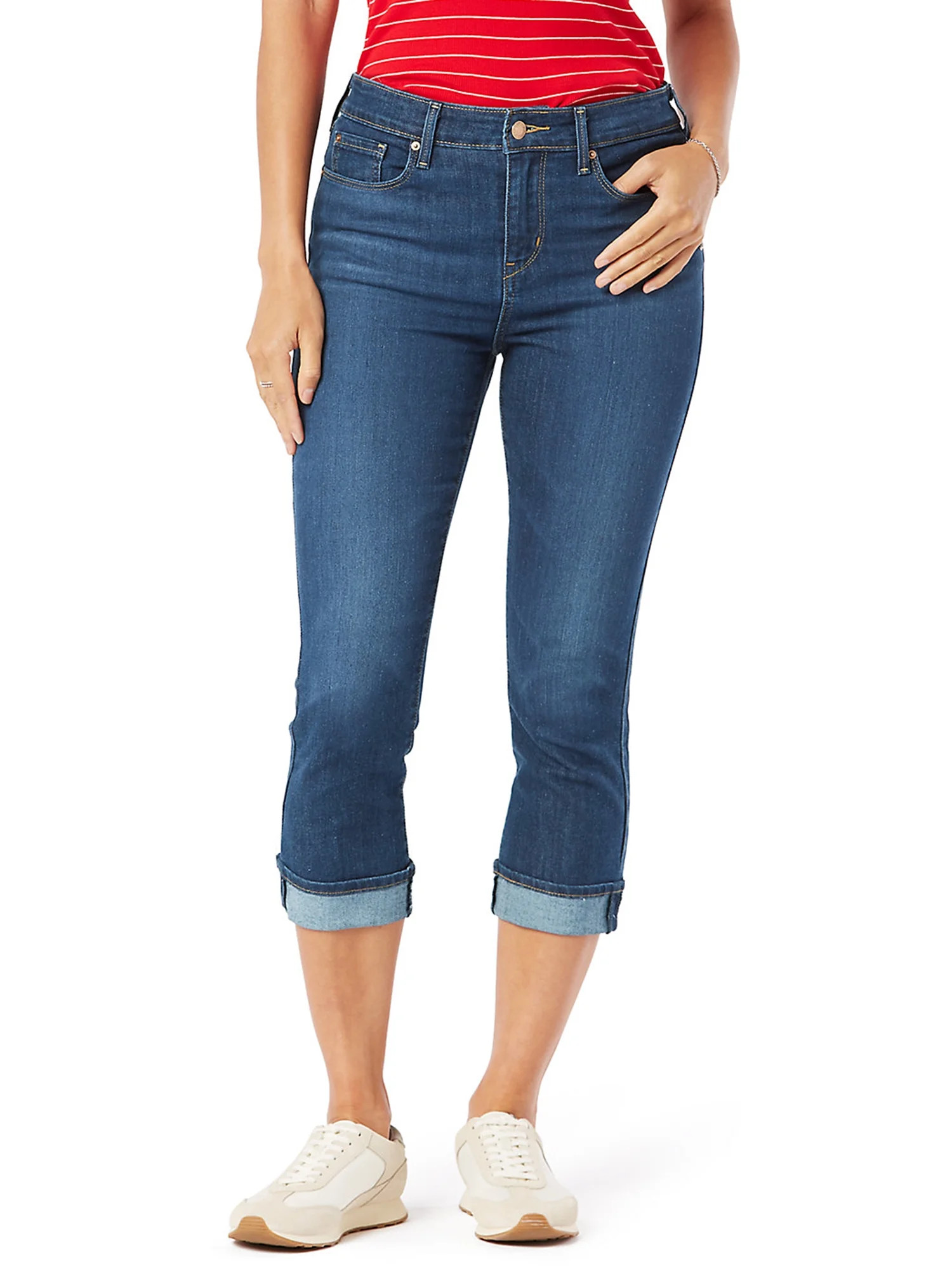 Signature by Levi Strauss & Co.™ Women's Mid Rise Capri Jeans | Walmart (US)