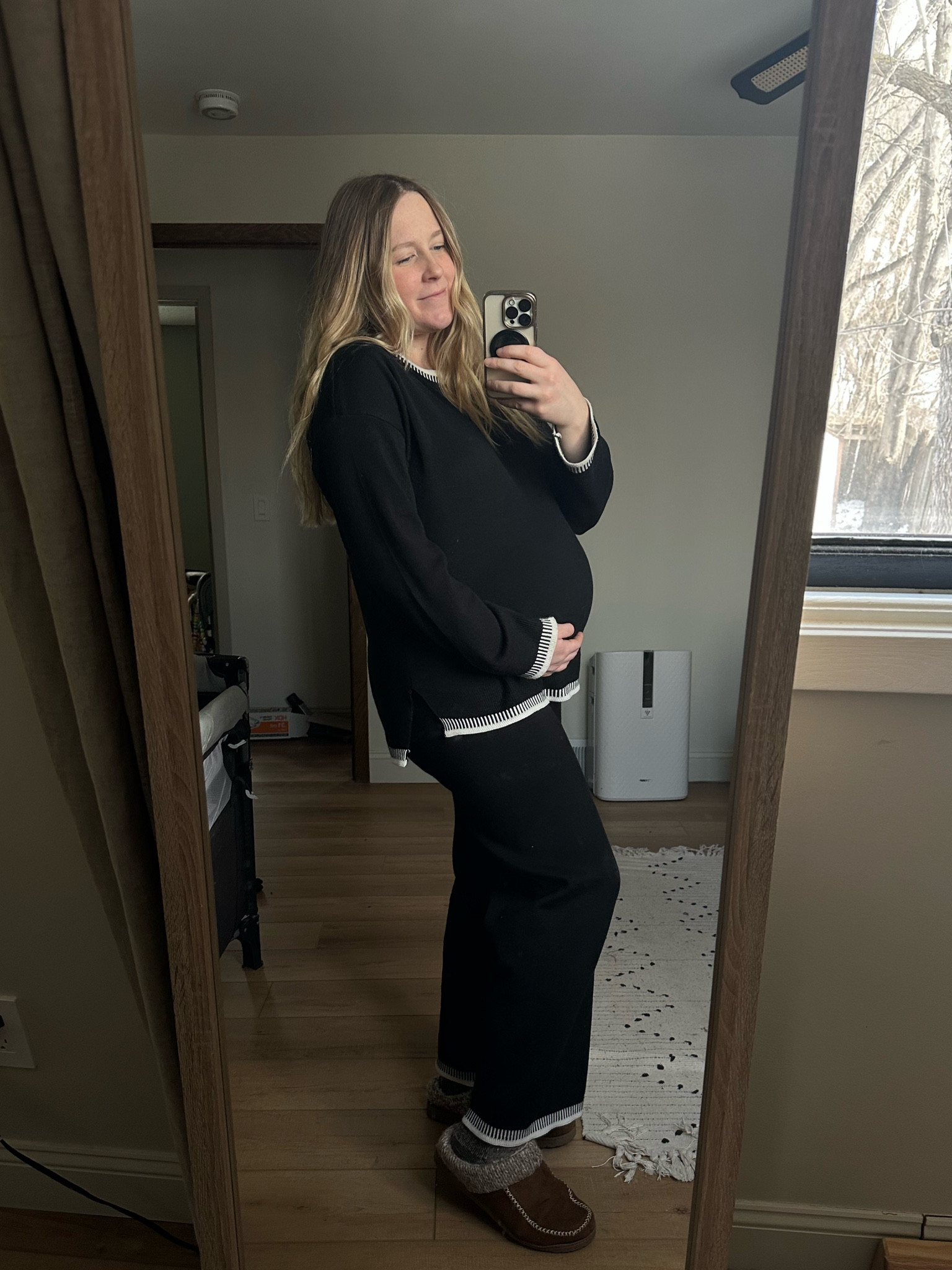 The coziest, softest loungewear set from Amazon 😍🤩 I think I’ll be living in this from now on. 

Bougie look and feel without the bougie cost 🙌🏻

#loungwear #maternityoutfit #postpartumoutfit


#LTKbeauty #LTKbaby #LTKbump