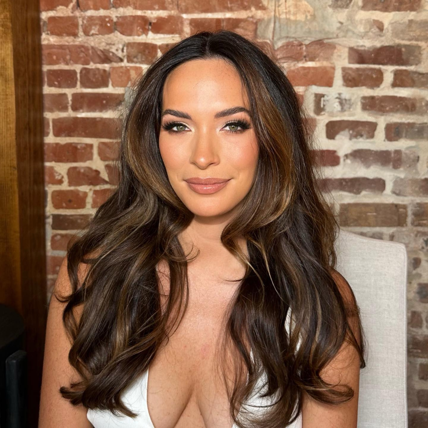 Rehearsal dinner glam on @hannuh_marie 

Main details 
@narsissist s longwear radiant foundation 
@makeupbymario master matte 
@tartecosmetics in bloom 
@patricktabeauty oh she’s different 
@patricktabeauty she’s sculpted
@charlottetilbury iconic nude 
@lauramercier translucent powder 
@charlottetilbury pillow talk 
@hourglasscosmetics phantom volumizing gloss Sense 
@kissproducts Pompadour lash
@maccosmetics costa riche liner
#bridalmua #lamua #celebritymua #bridalglam #softfullglam #brittanyfishmanmua #charlestonmua #travelmua
