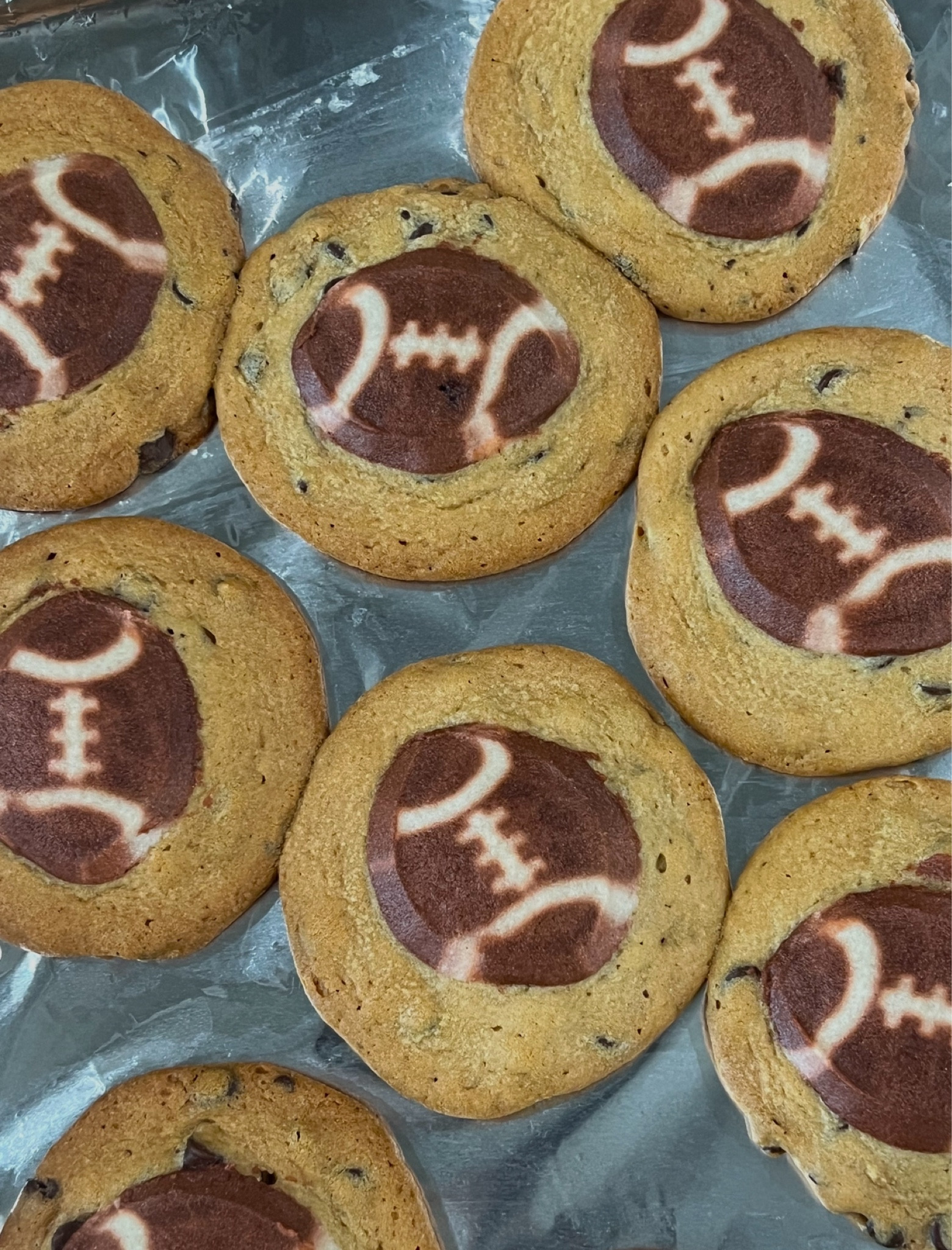 because who can say no to a chocolate chip cookie?! the easiest dessert that everyone on football sunday will LOVE 🏟️🏈🤍

#LTKParties #LTKSeasonal #LTKHome