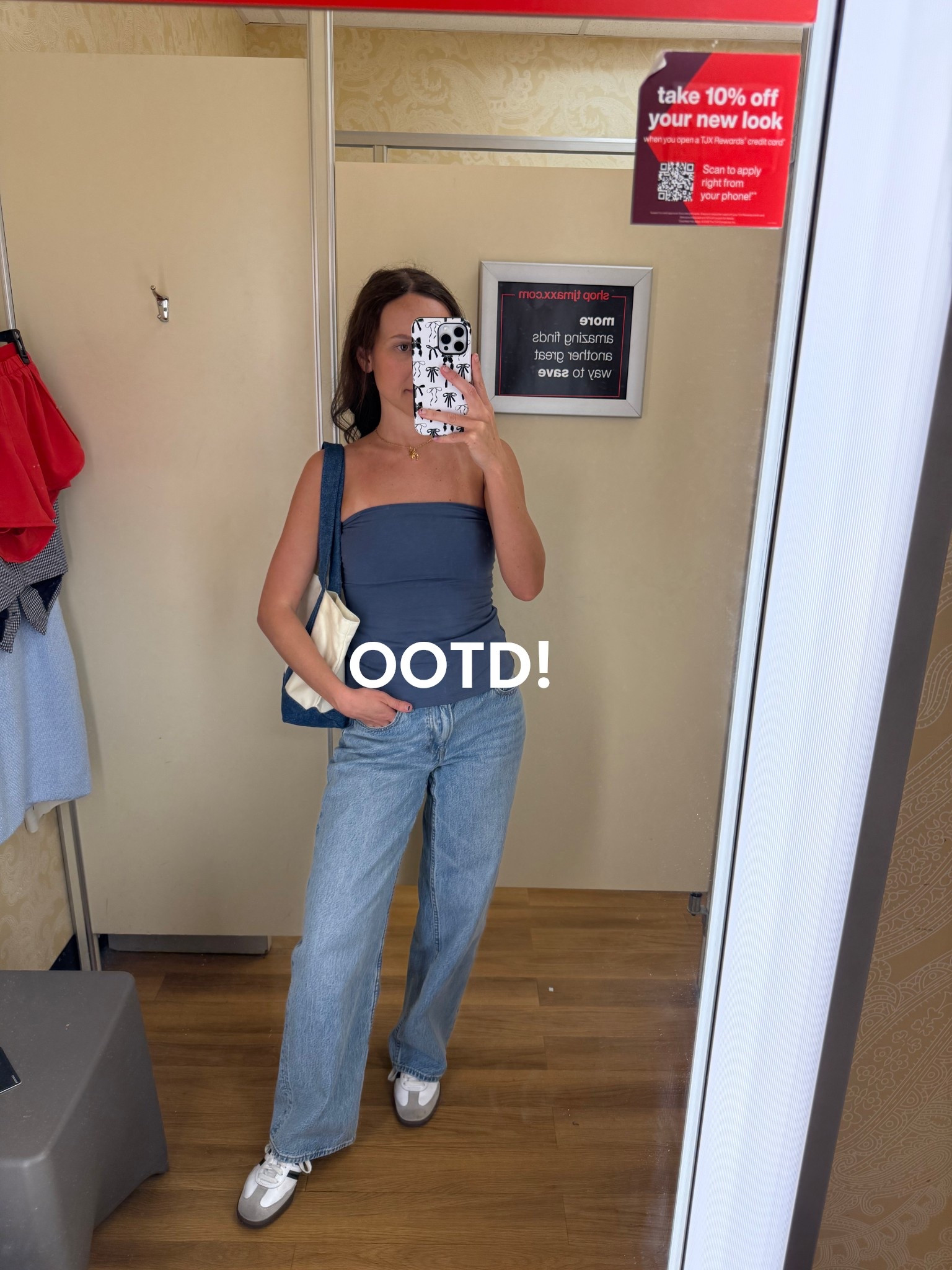 My outfit is included in the Abercrombie sale! Abercrombie, Abercrombie picks, causal ootd, Abercrombie denim, low rise baggy jeans 