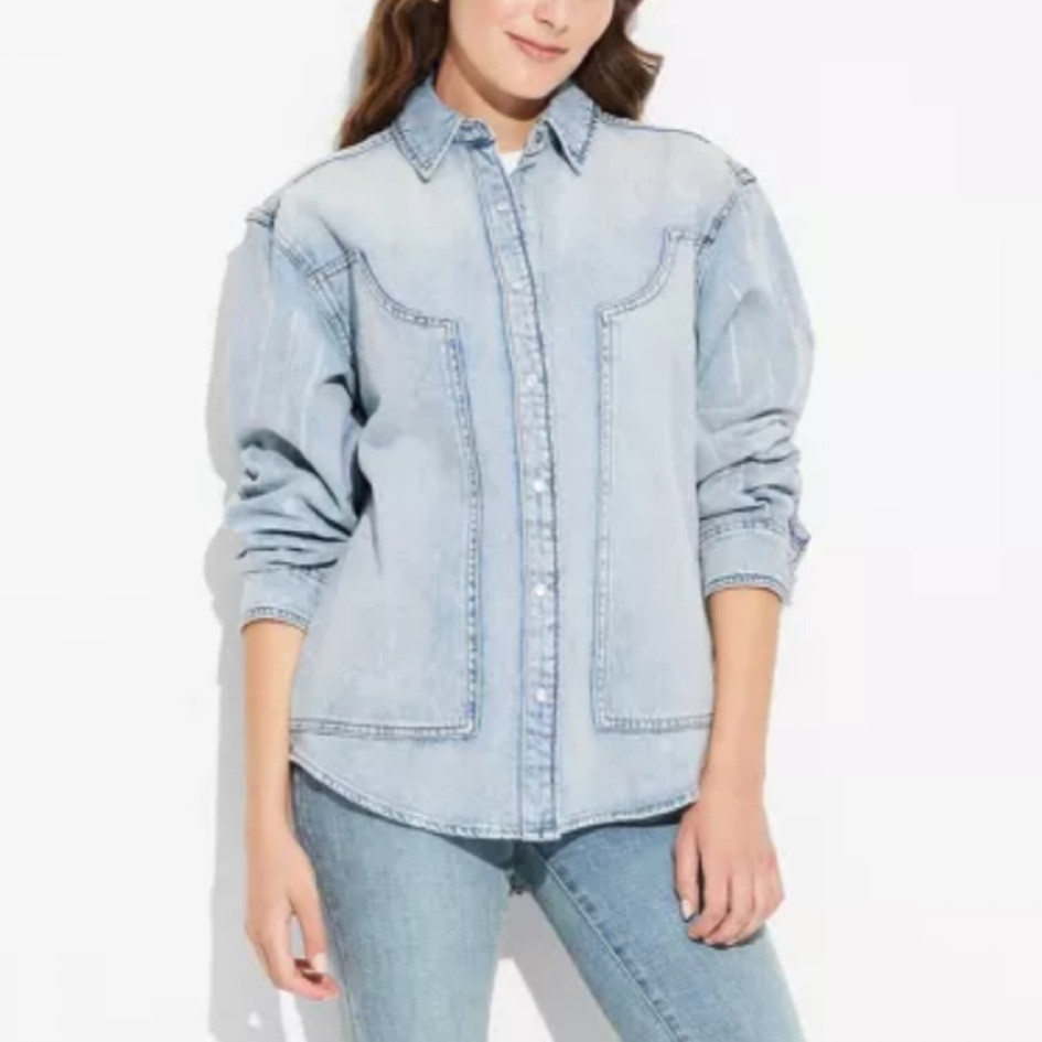 not normally a target girl but I’ve been wearing this oversized denim pearl snap (unbuttoned, as an overshirt) a LOT. it’s a heavier weight, slightly darker wash than pictured and the detailing is perfect. sized up to an XL for an extra baggy fit - I don’t find it oversized as is. 

oversized denim shirt | baggy chambray shirt | womens denim pearl snap | western denim shirt | denim overshirt | heavy weight denim shirt



#LTKFindsUnder50 #LTKTravel #LTKGiftGuide