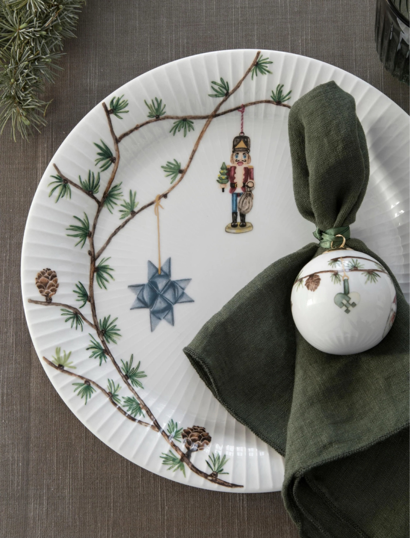 A Christmas collection of plates 
#ltkhome #ltkchristmas #home #homedecor #christmas #christmasdecor #natale #casa #piatti #plates #christmasdecorations #regali #gifts

#LTKeurope #LTKgiftguide #LTKitalia