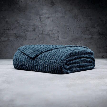 Ultra Plush Throw | LUXOME