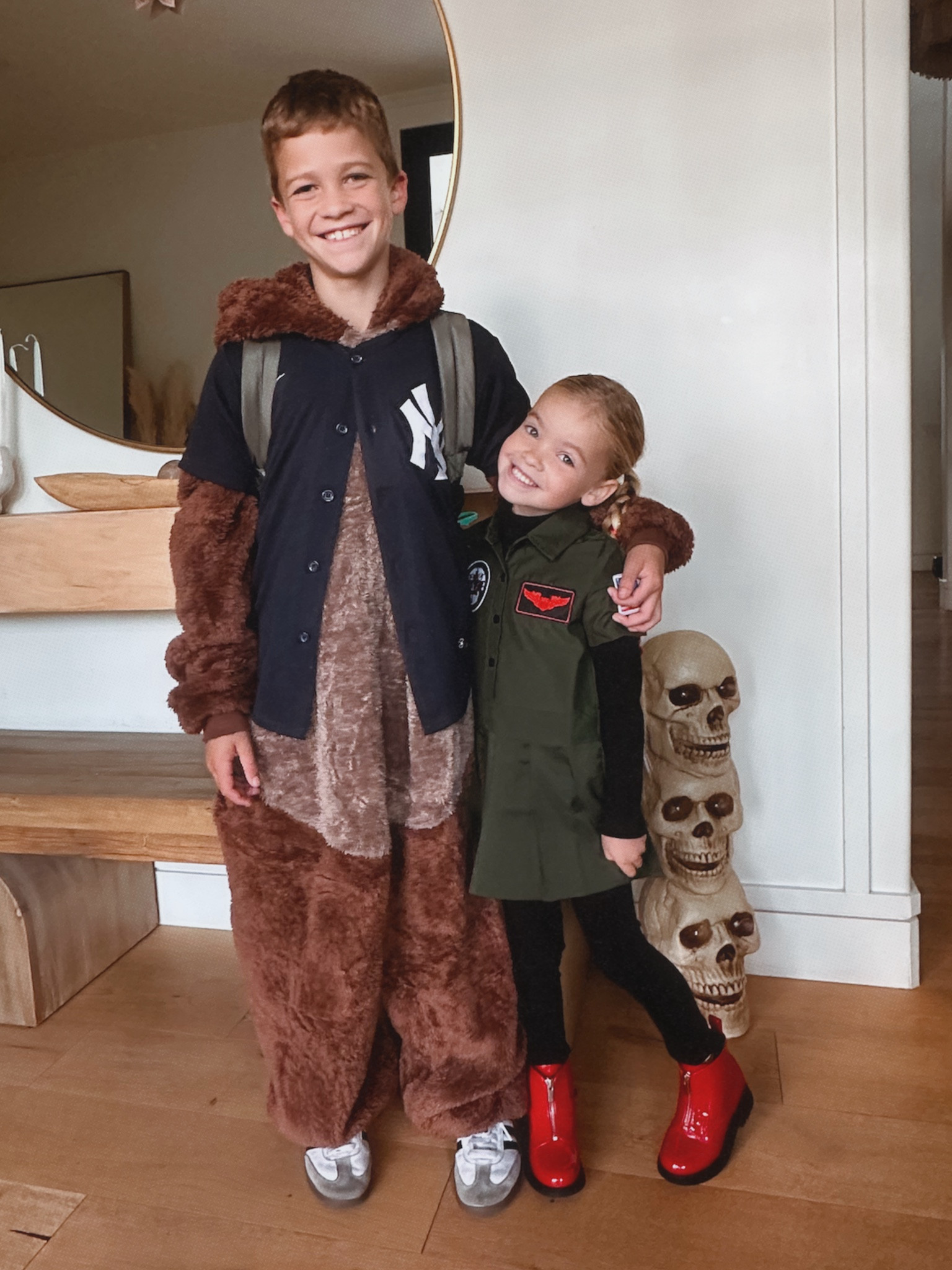 A yankee bear and a pilot with rainbow hair 🤣. These were their requests haha 