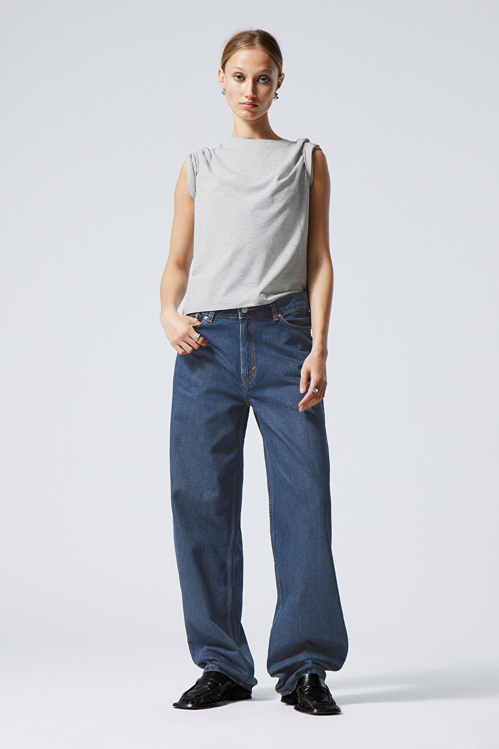 Rail Mid Loose Straight Jeans | Weekday