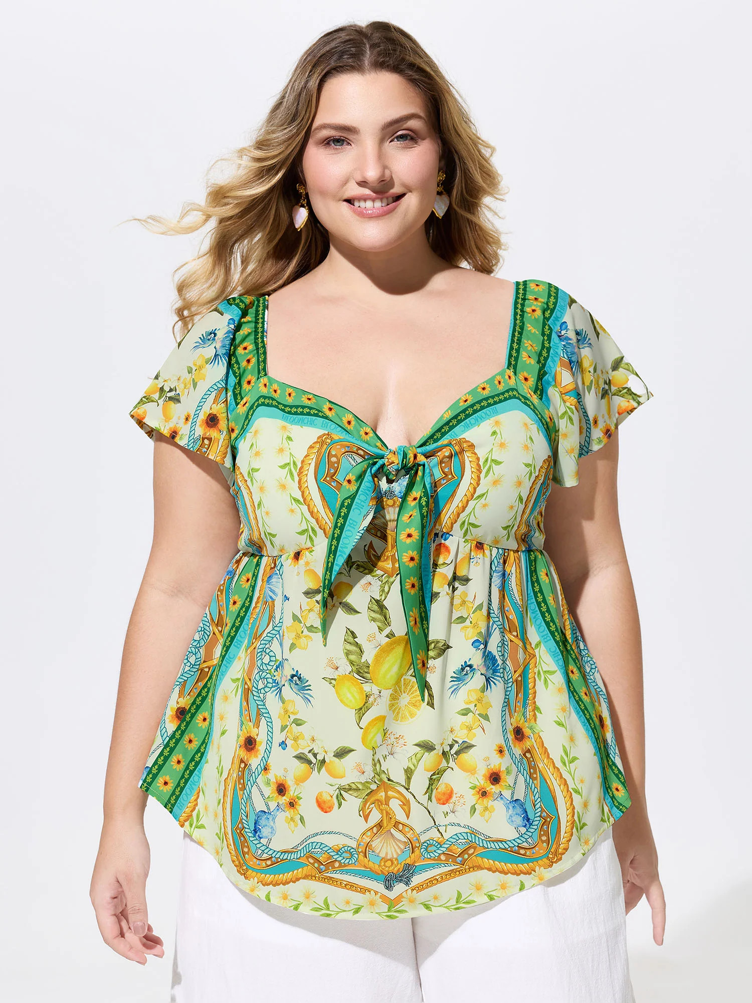 Lemon Print Color Contrast Knotted Front Top | Bloomchic