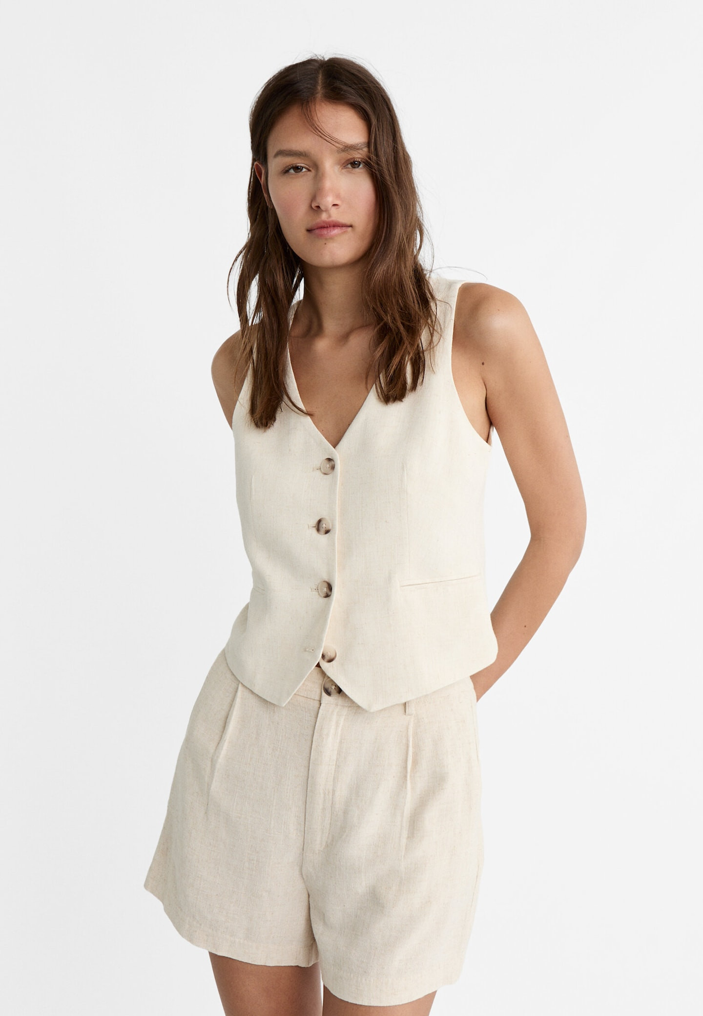 Loose pleated linen-blend shorts | Stradivarius (UK)