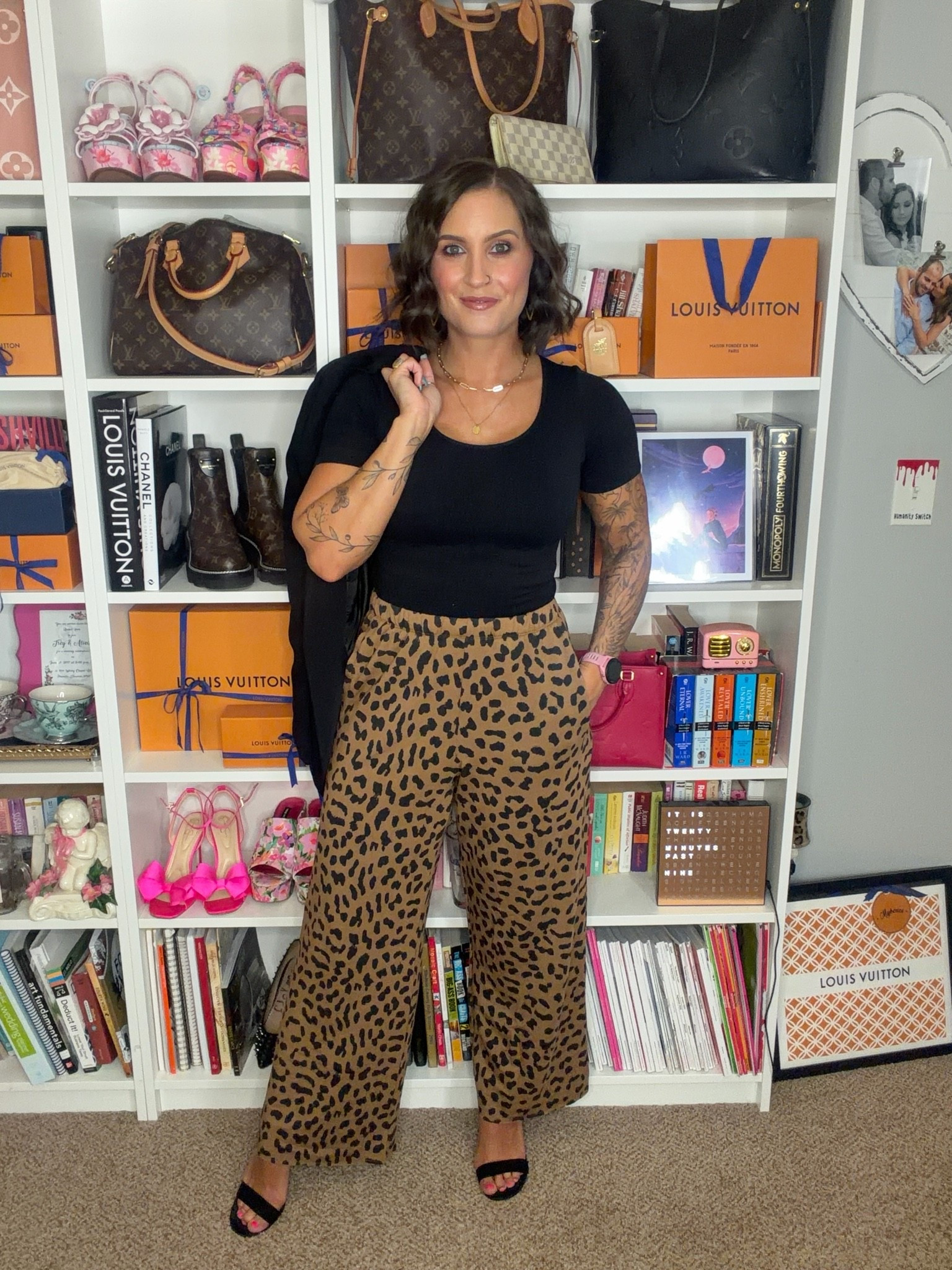 Sweatpants- but make them business professional 😜. Throw on heels and a blazer and you’re good to go. Also, this @Shapermint shirt is so flattering because it’s a shapewear top! So classy and smooths everything! I’m wearing a medium in top and pants. Shoes are very old from @Target

#LTKSeasonal #LTKootd #LTKWorkwear