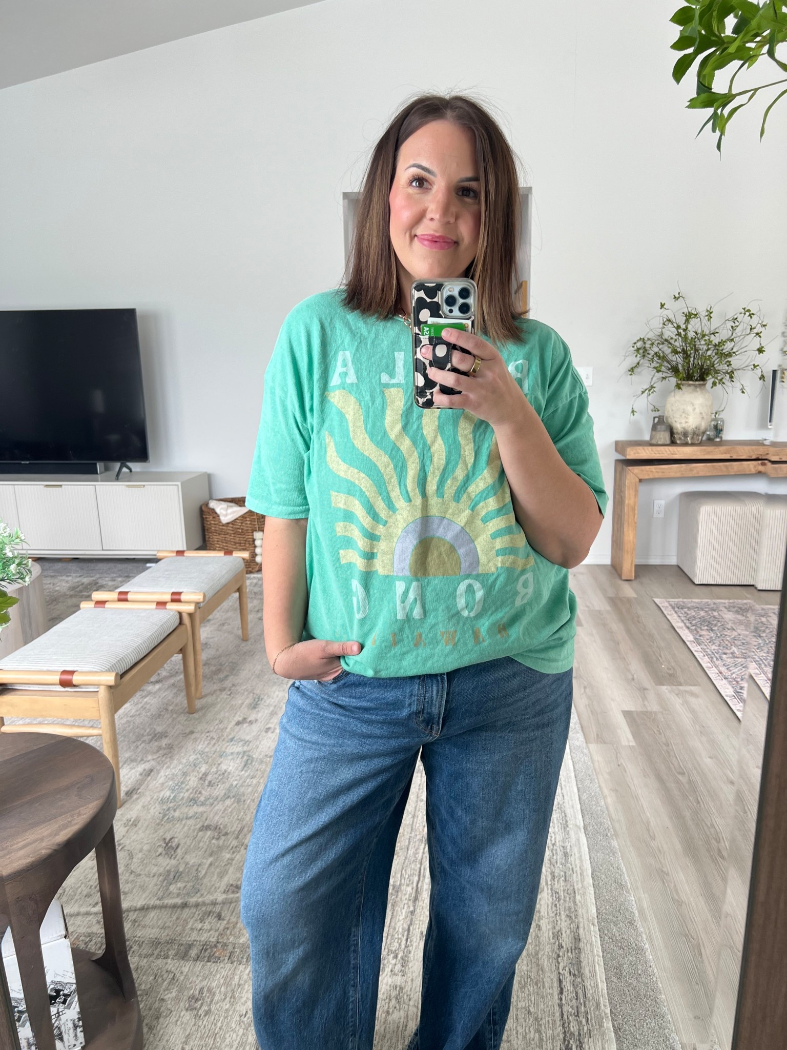 Grabbed this Billabong shirt in Hawaii and it’s so comfy I keep wearing it! I love the color 😍