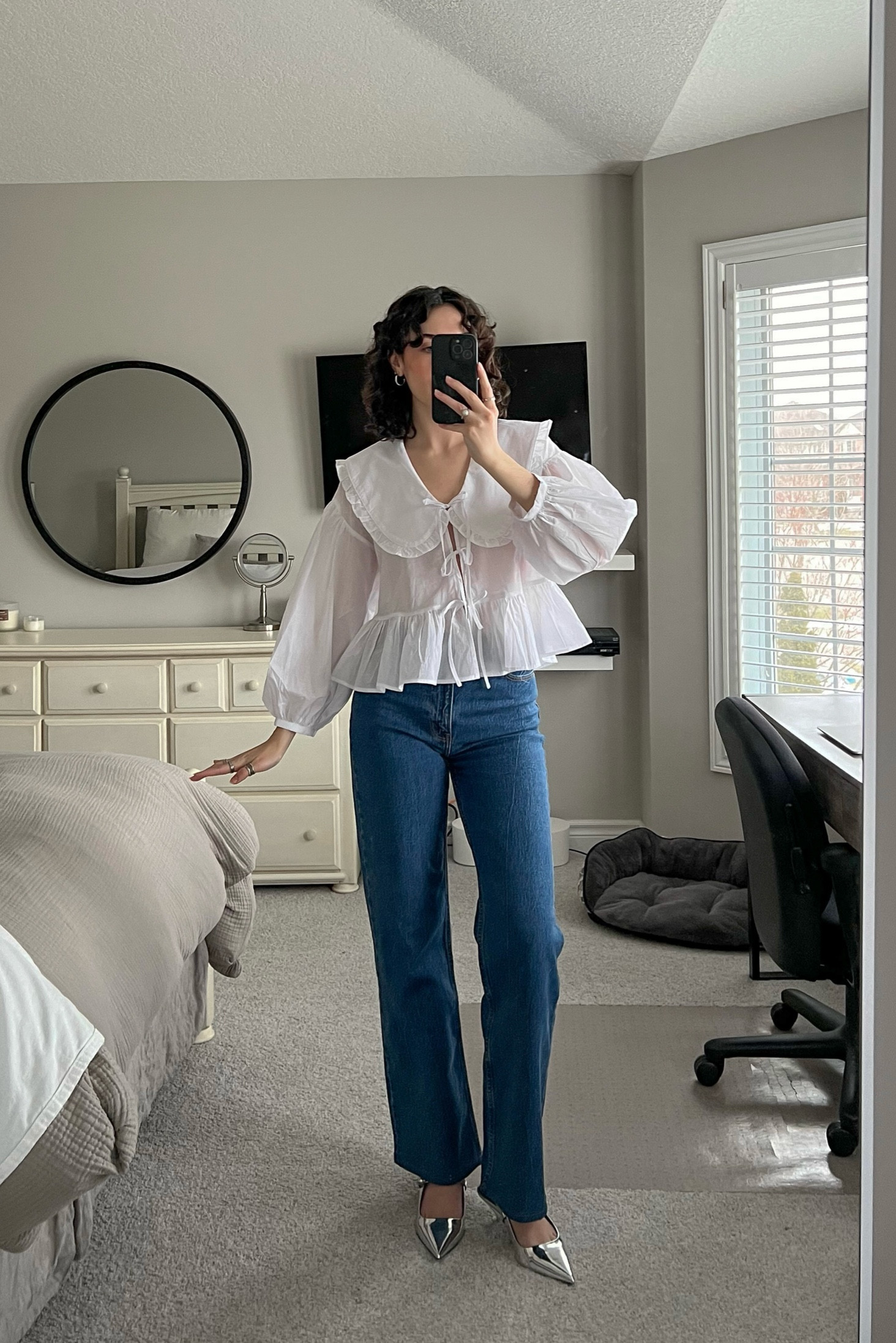 Top - Poplin Blouse with Peter Pan Collar from H&M, wearing a size S.

Jeans - High Rise 90s Relaxed Jeans in Dark from Abercrombie & Fitch, wearing a size 25 long.

Shoes - Slingback Heels With Strap from Zara. 

#LTKsummer #LTKstyletip #LTKmodest