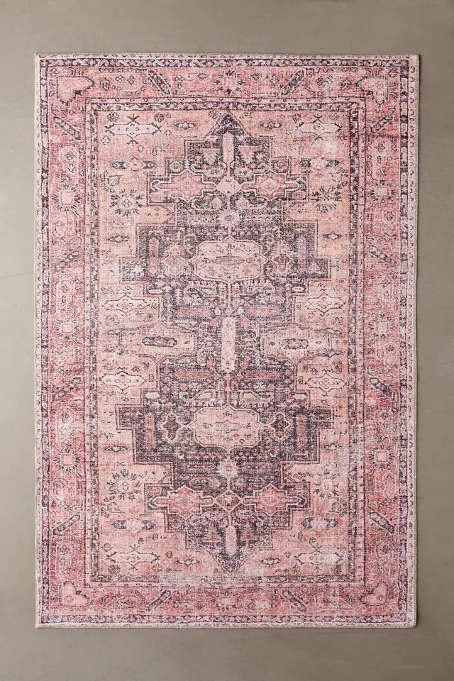 Clara Medallion Rug | Urban Outfitters (US and RoW)