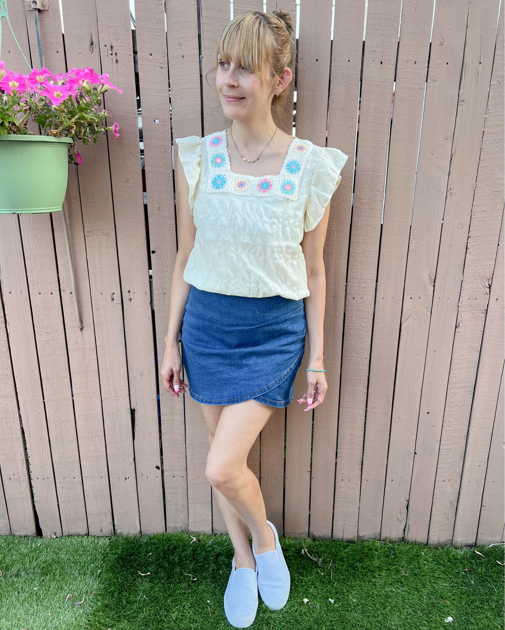 Crochet top💙🤍🌸