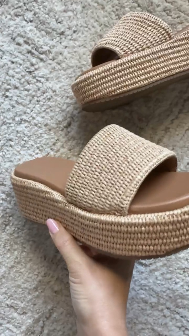 Platform sandals
Sandals 

#LTKSeasonal