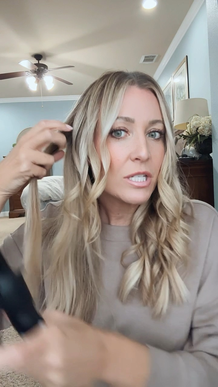 Curling iron & shampoo


#LTKbeauty #LTKsalealert #LTKGiftGuide