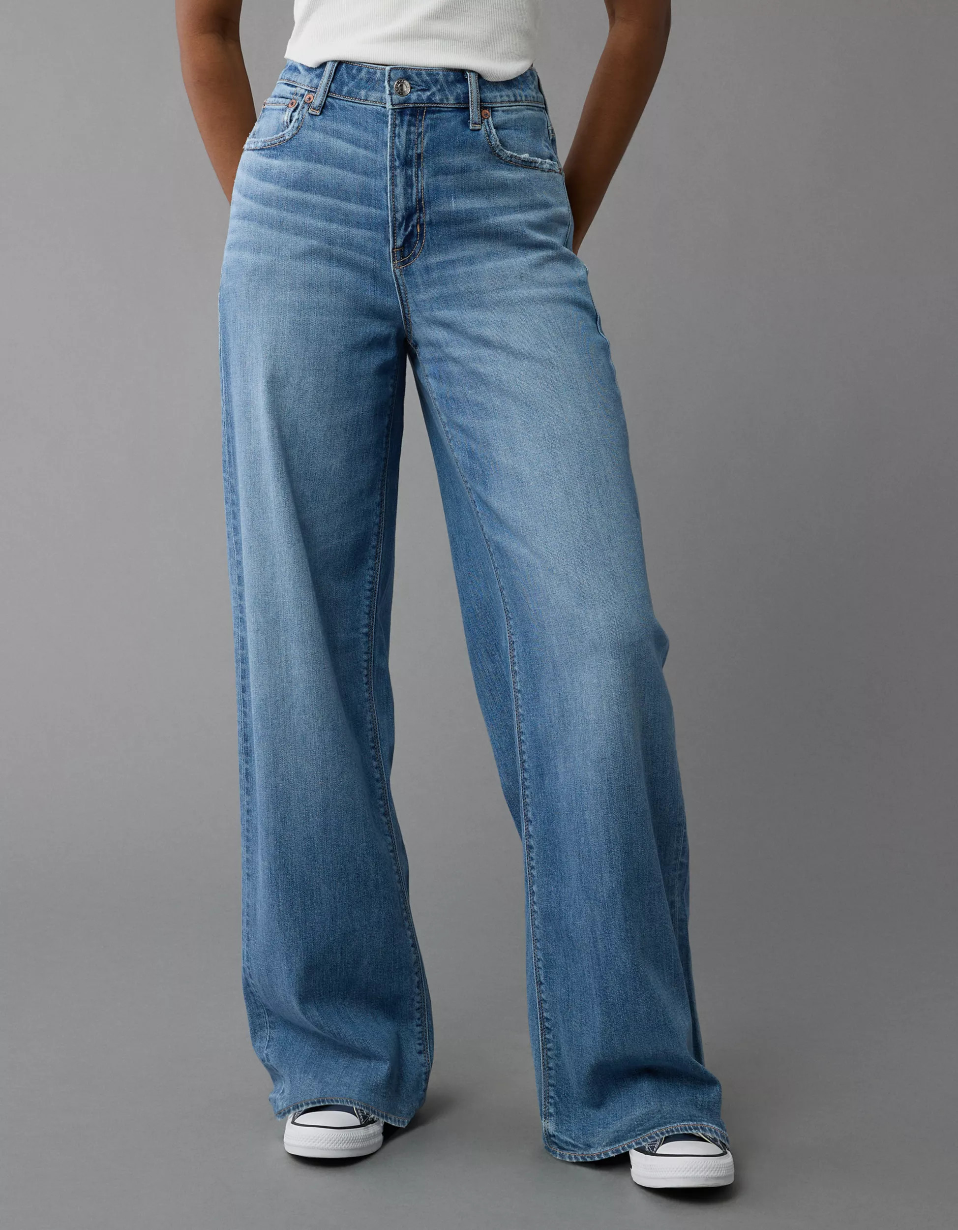 AE Dreamy Drape Stretch Super High-Waisted Baggy Wide-Leg Jean | American Eagle Outfitters (US & CA)