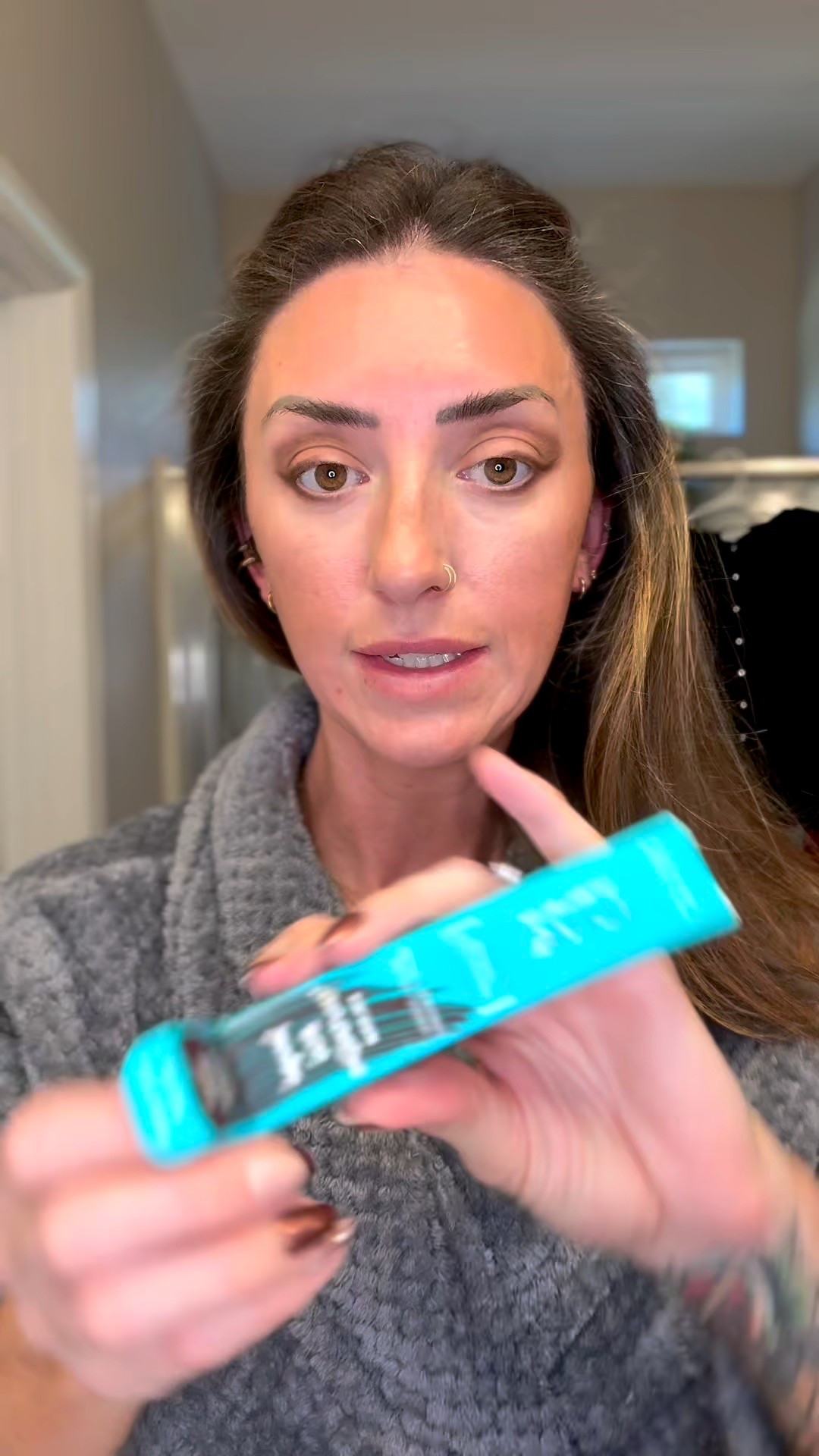 I'll give this one a 5/10 since it looked really good on the bottom lashes! Just not the right thing for the top for me. Thankfully it's a #tubingmascara so it was easy to remove! #mascarareview #mascara #thrive #thrivecausemetics @Thrive Causemetics

#LTKBeauty #LTKgrwm