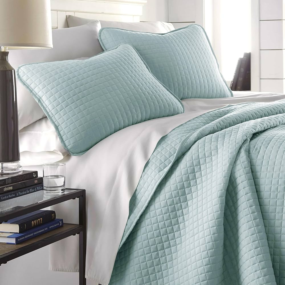 Southshore Fine Living, Inc. Quilts, Queen Size with 2 Pillow Shams, Full Bedding Set, Stain & Pe... | Amazon (US)