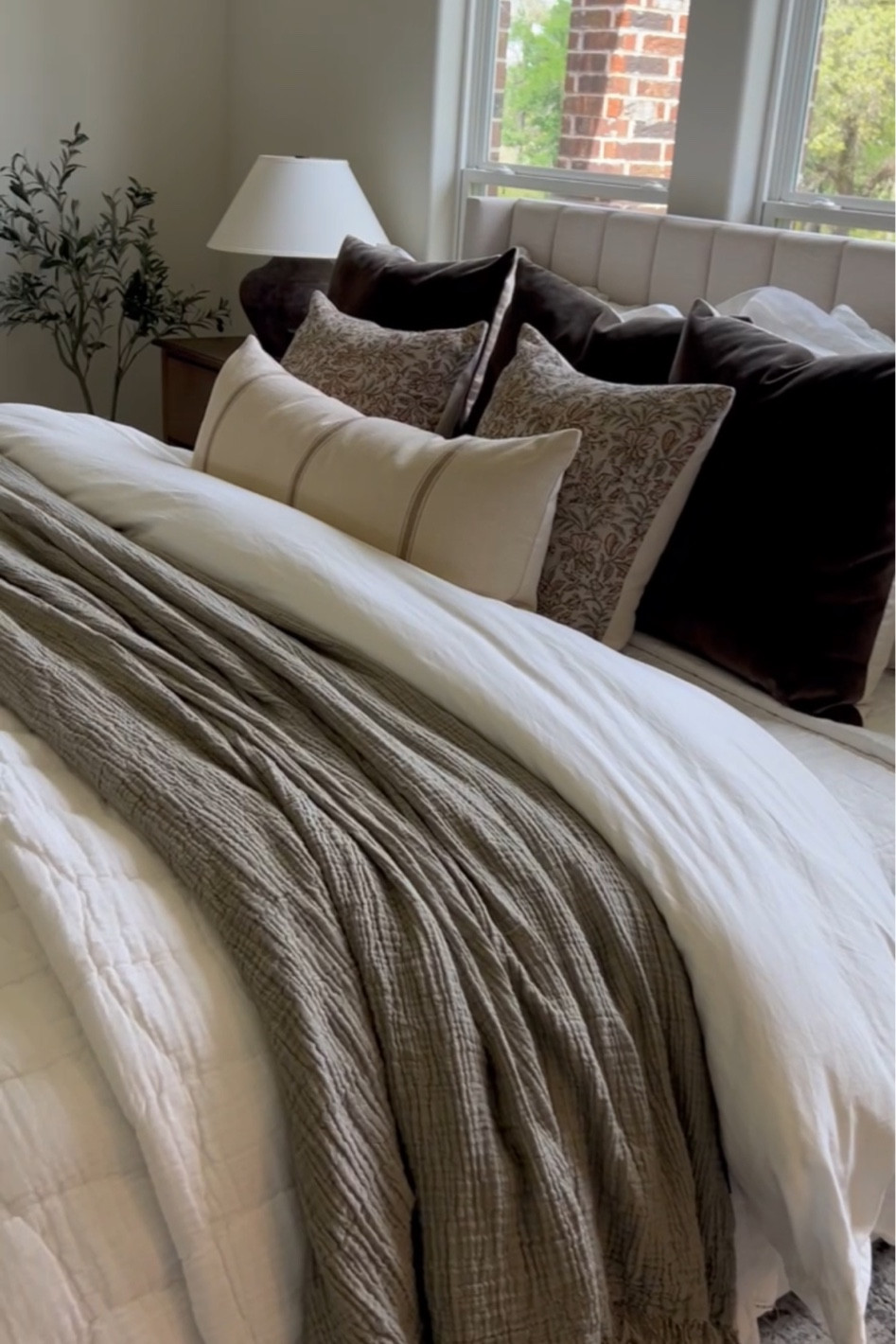 Primary bedroom 

Throw blanket 
Throw pillows 

Follow @houseofwest_ on instagram for more inspiration  

#LTKhome #LTKstyletip