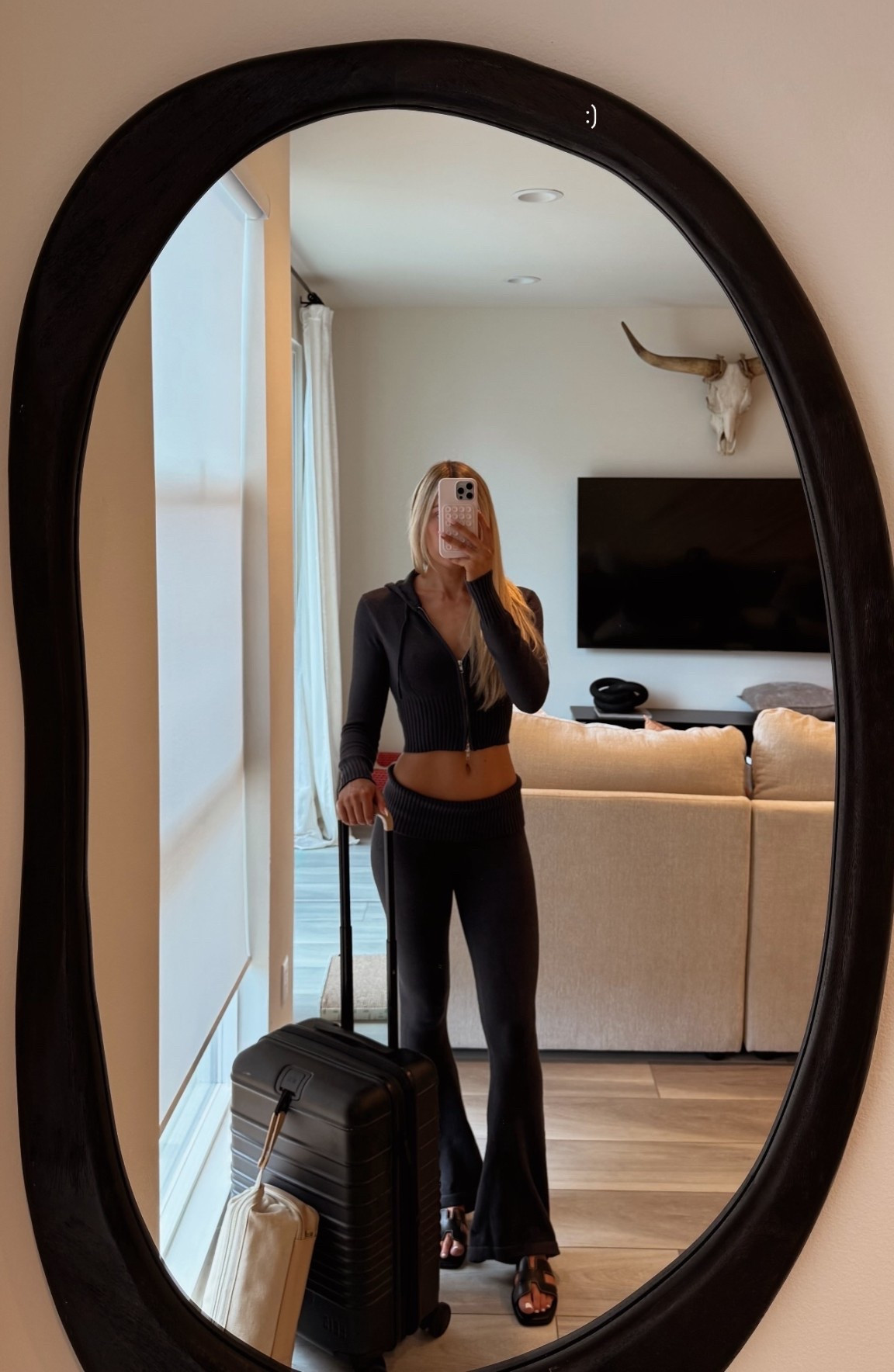 Travel sweater set :)


#LTKStyleTip